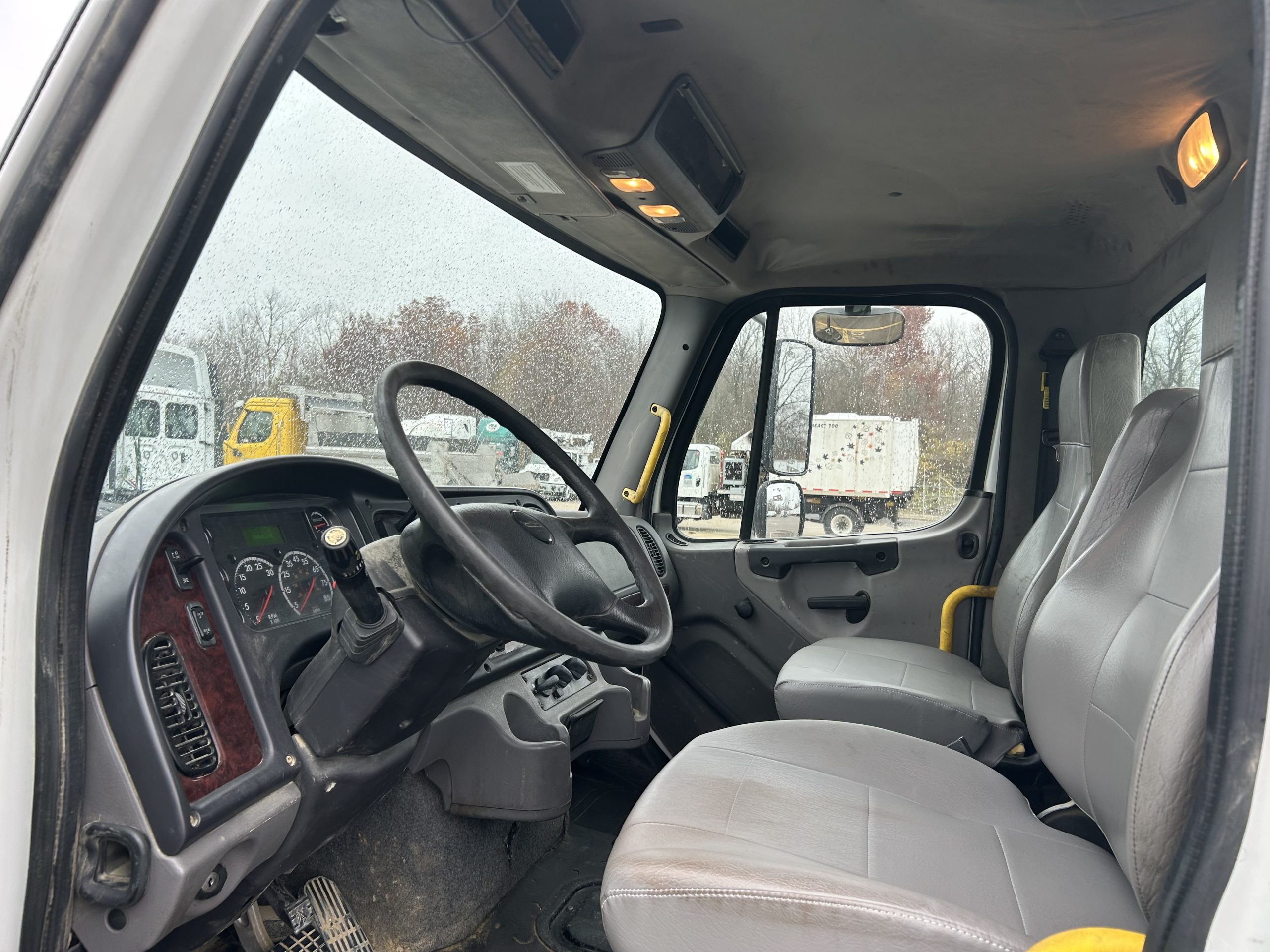 2020 Freightliner M2112 2020 Freightliner M2112 - image 3 of 5