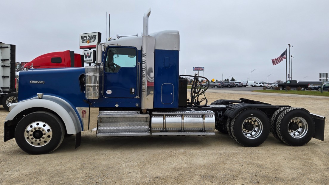 2018 Kenworth W900 - image 5 of 6