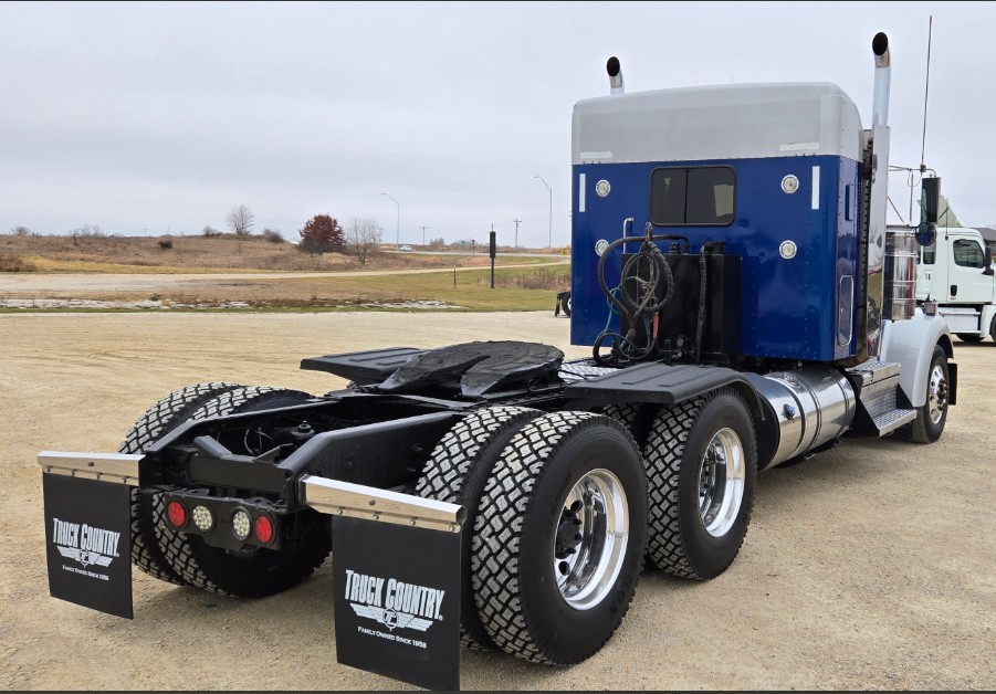 2018 Kenworth W900 - image 6 of 6