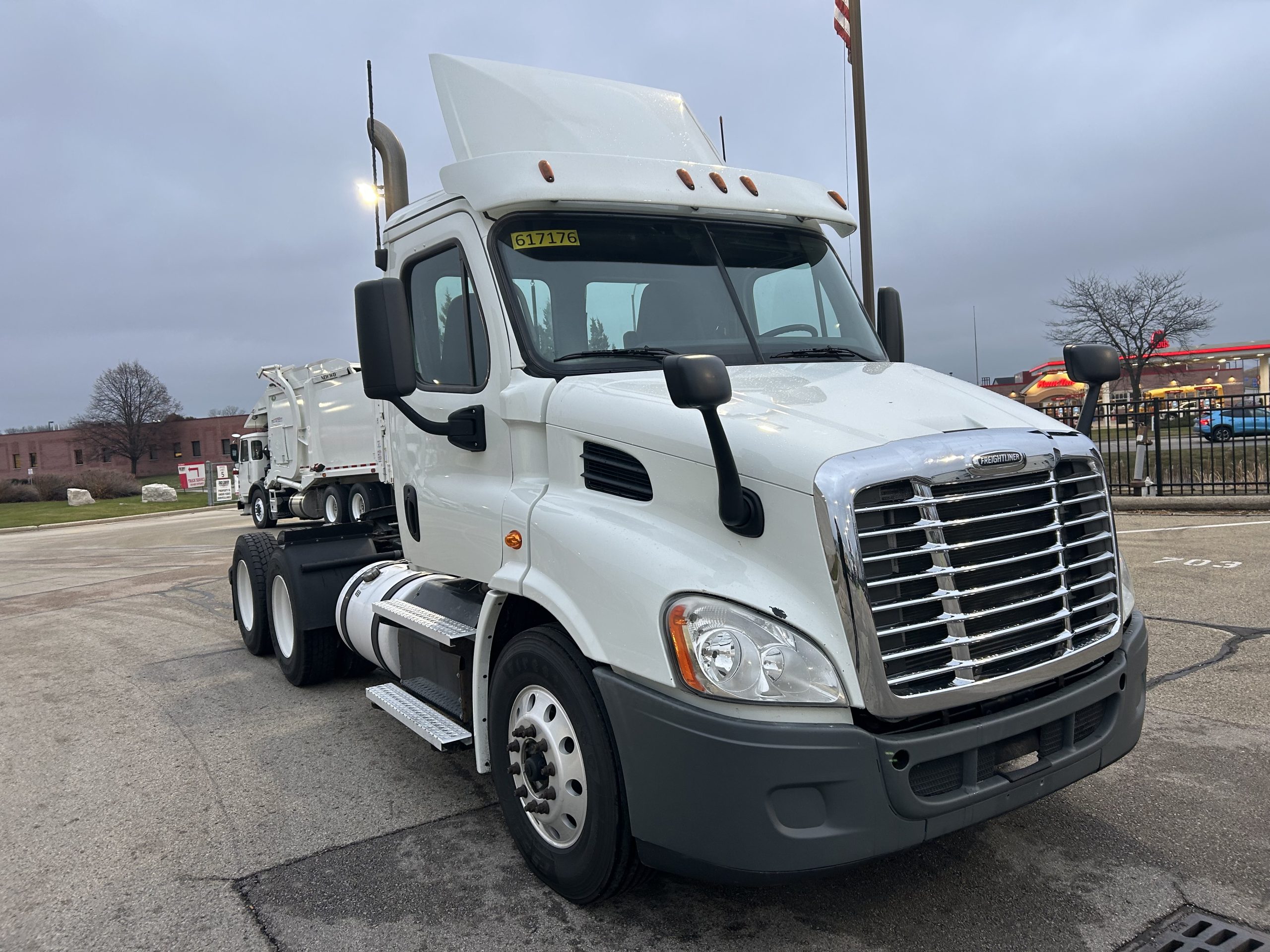 2020 Freightliner CA113 2020 Freightliner CA113 - image 3 of 6