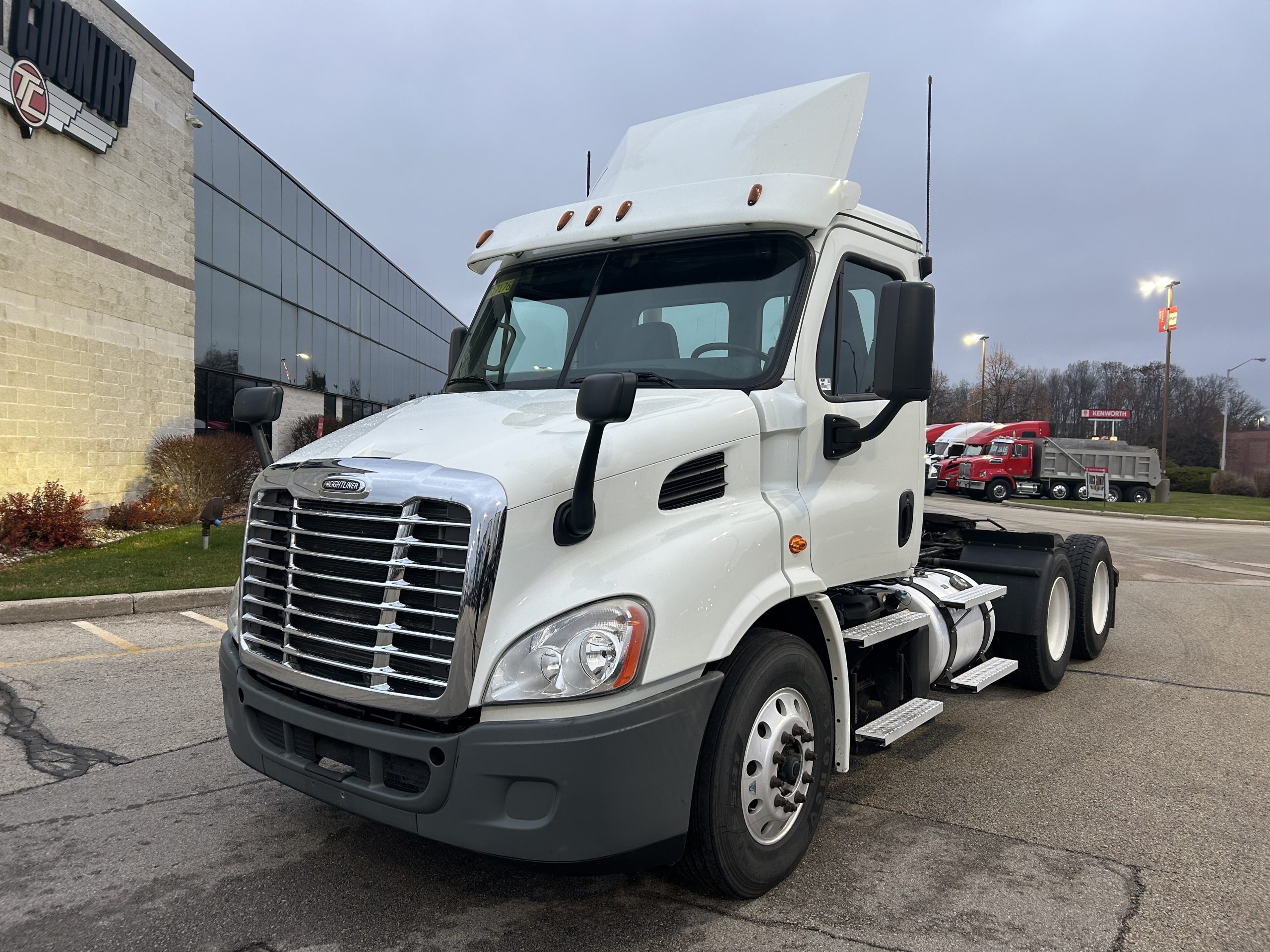 2020 Freightliner CA113 2020 Freightliner CA113 - image 1 of 6