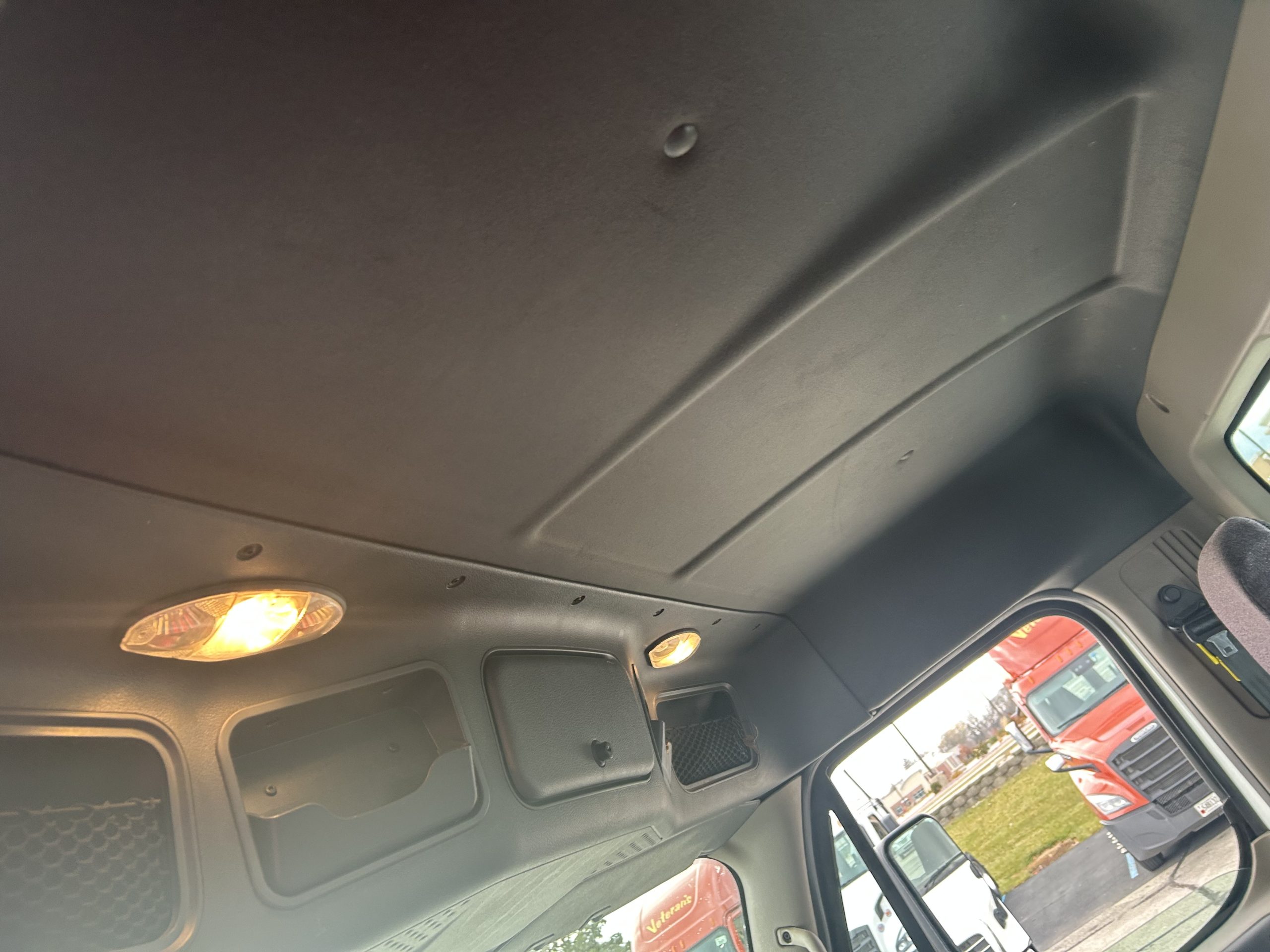 2018 Freightliner CA113 2018 Freightliner CA113 - image 6 of 6