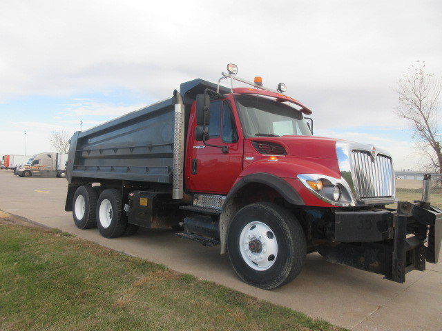 2011 International 7500SBA - image 3 of 6