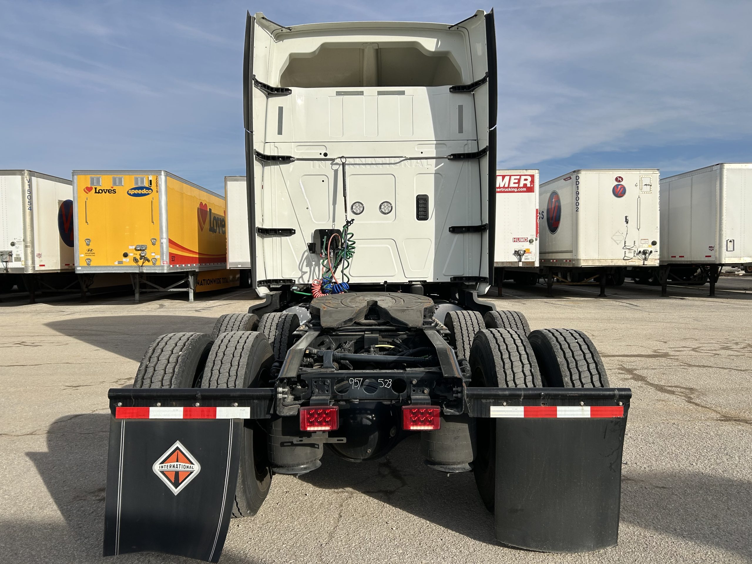 2022 International LT625 2022 International LT625 - image 4 of 6