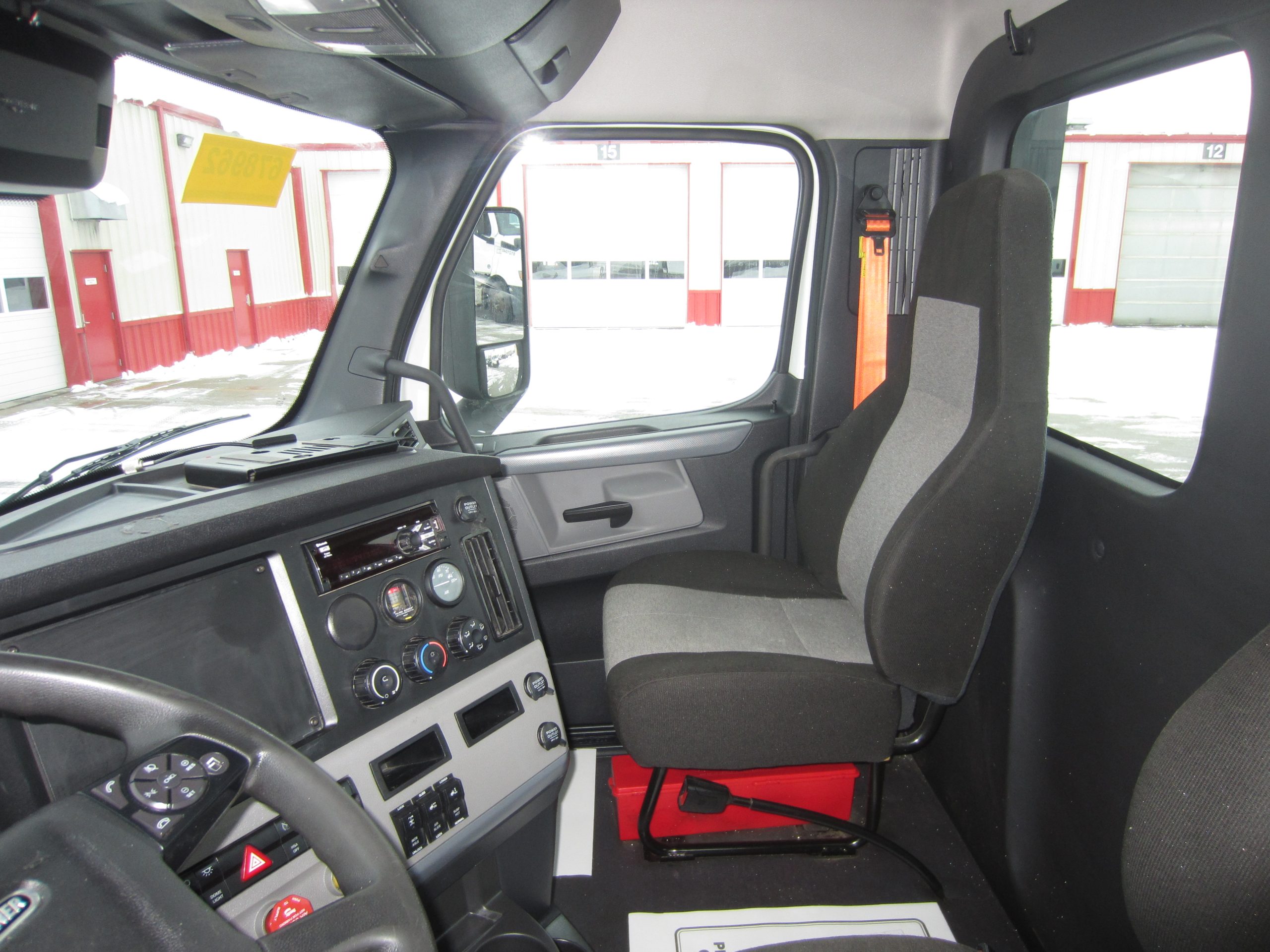 2021 Freightliner PE116 - image 6 of 6
