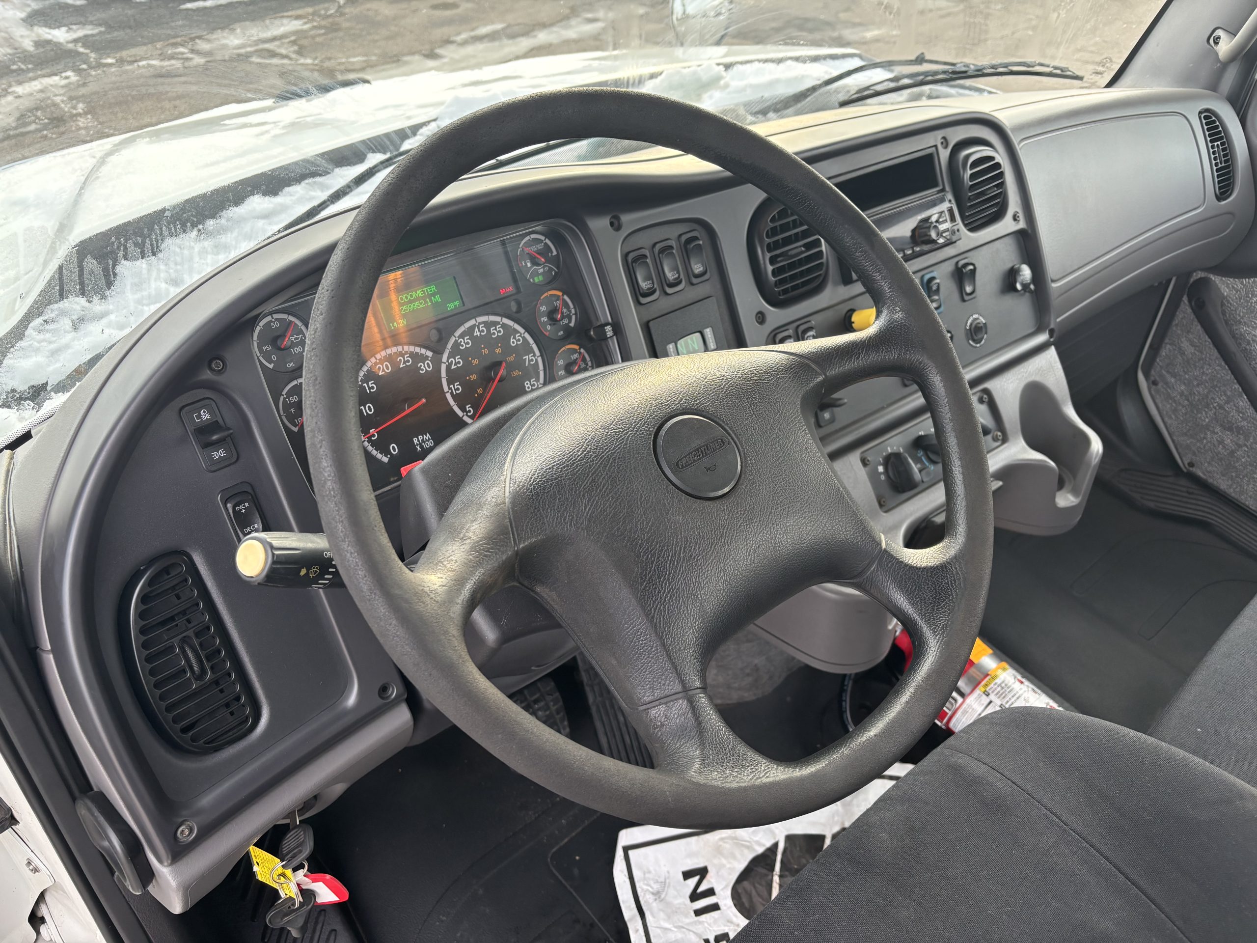 2017 Freightliner 114SD 2017 Freightliner 114SD - image 4 of 6