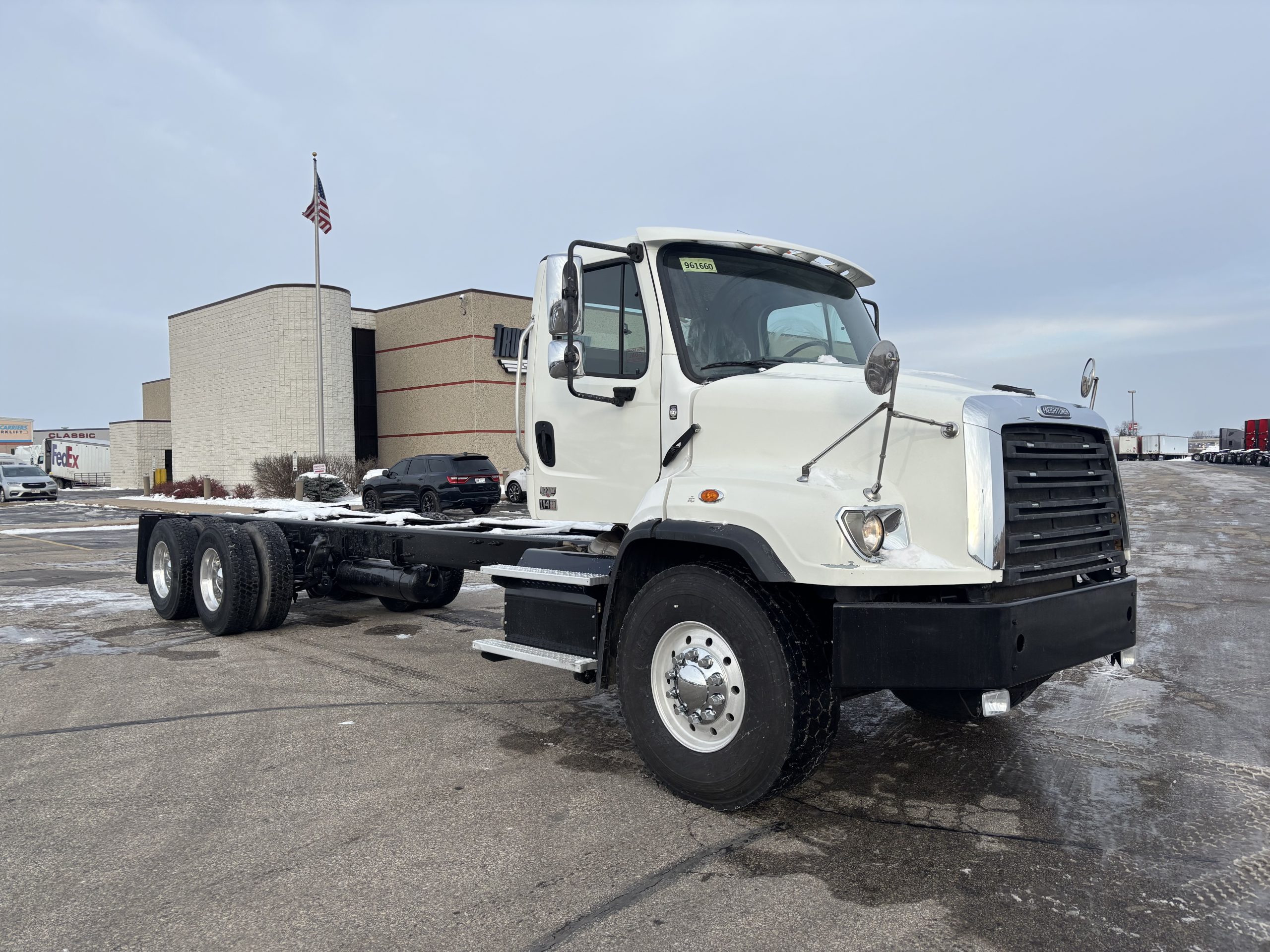 2017 Freightliner 114SD 2017 Freightliner 114SD - image 3 of 6