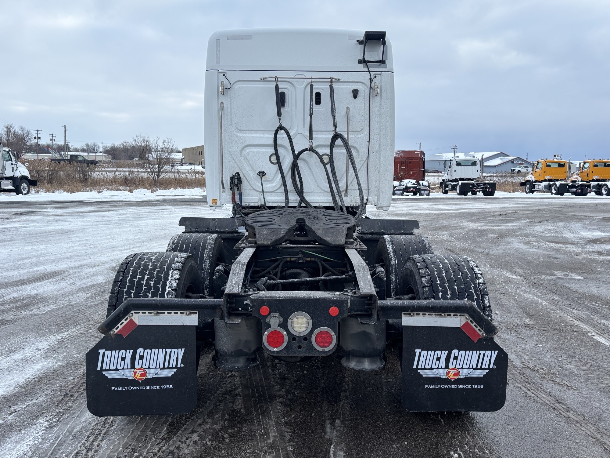 2021 Freightliner PE116 2021 Freightliner PE116 - image 4 of 6