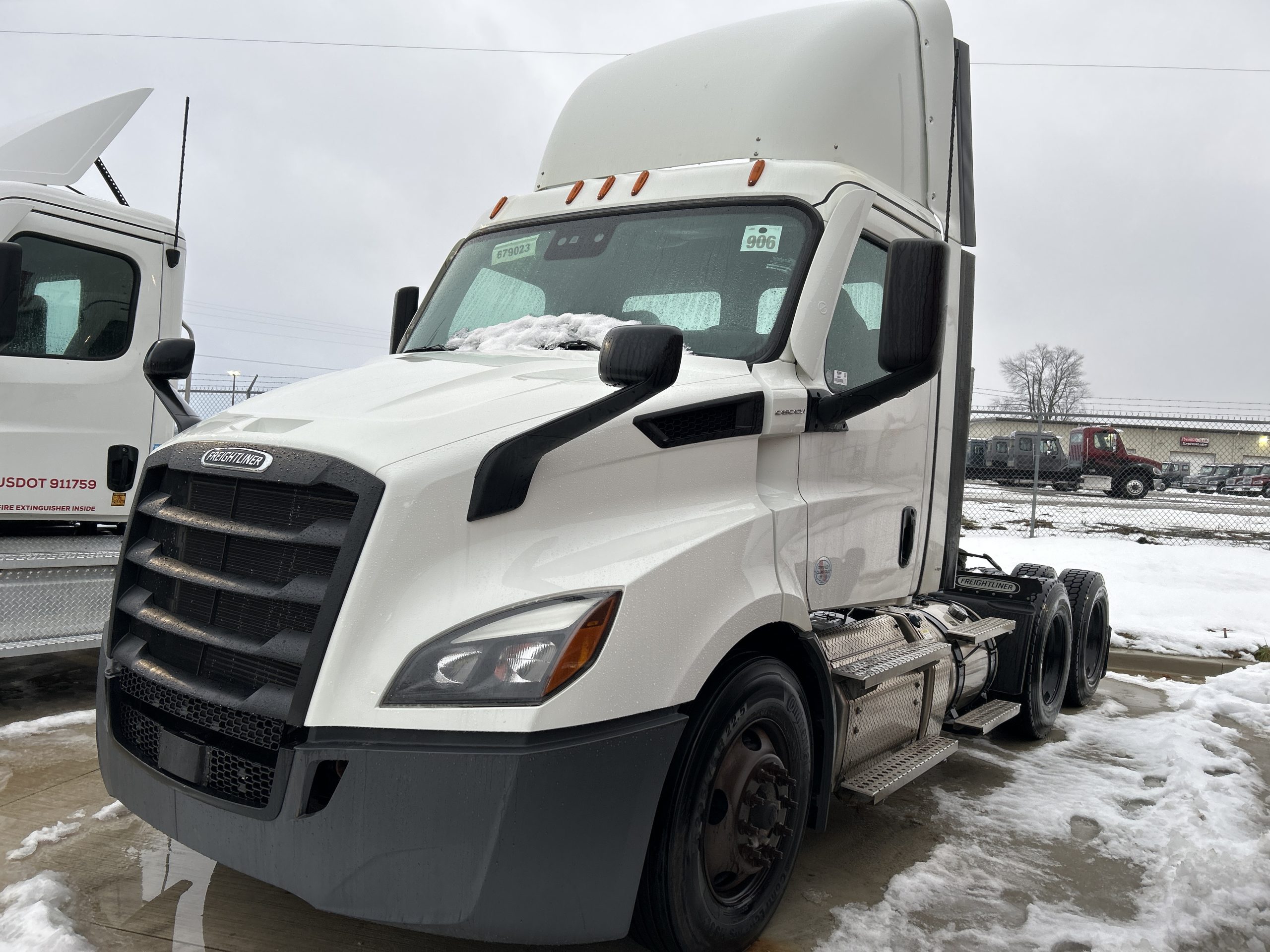 2021 Freightliner PE116 2021 Freightliner PE116 - image 1 of 3