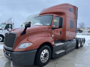 2022 International LT625 068Rf00000XEMNU