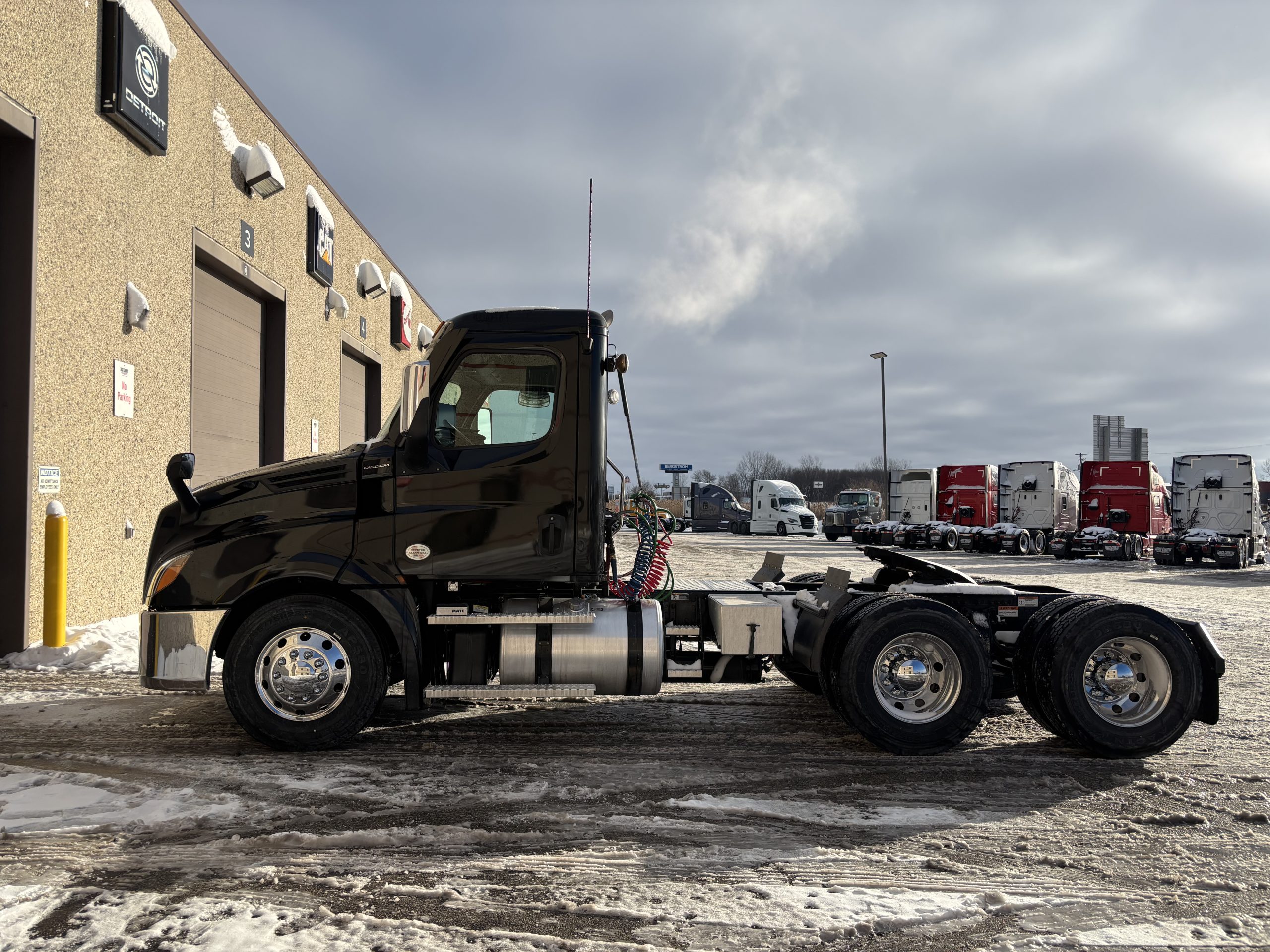 2020 Freightliner PT126 2020 Freightliner PT126 - image 4 of 5