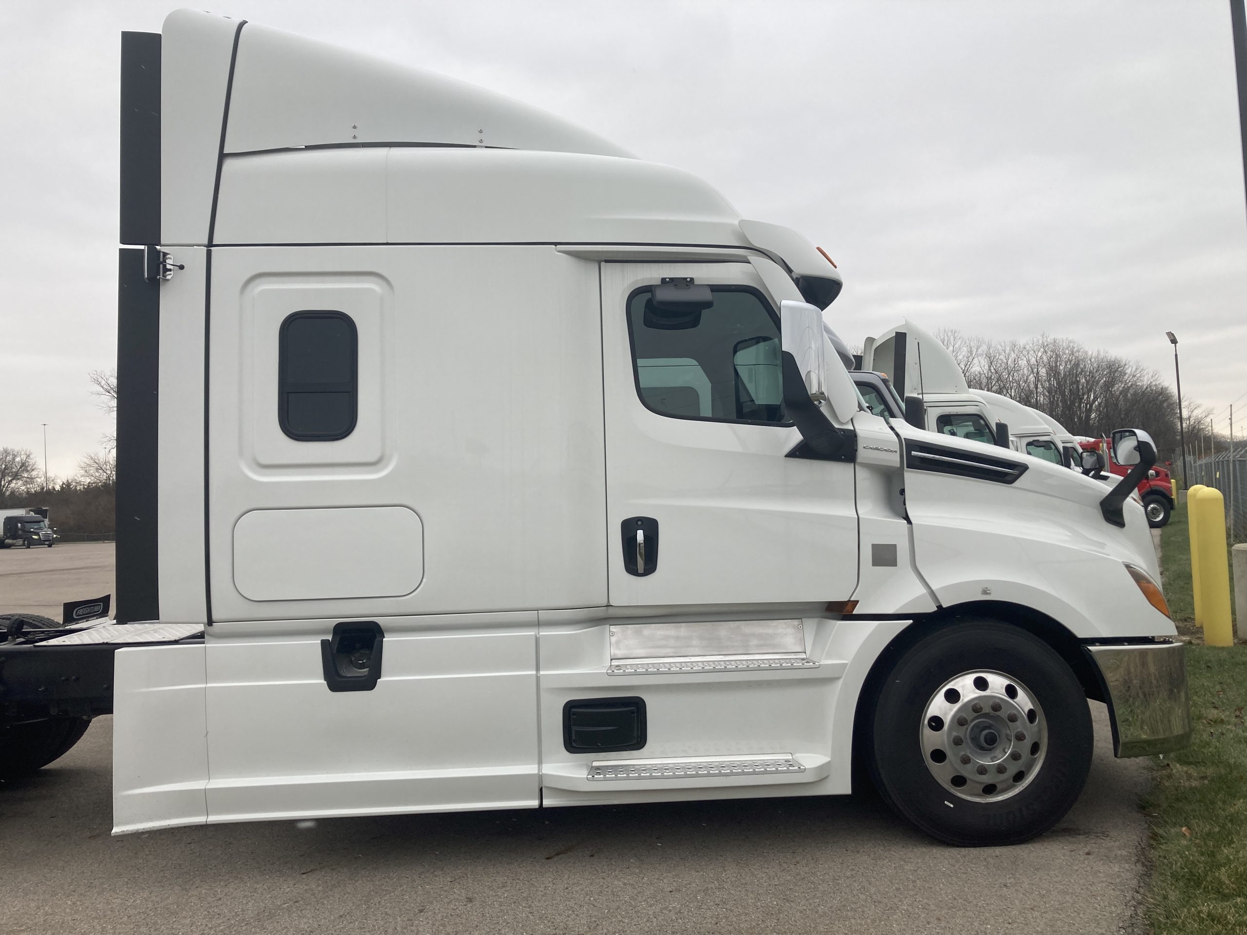 2024 Freightliner PT126SLP 2024 Freightliner PT126SLP - image 4 of 6