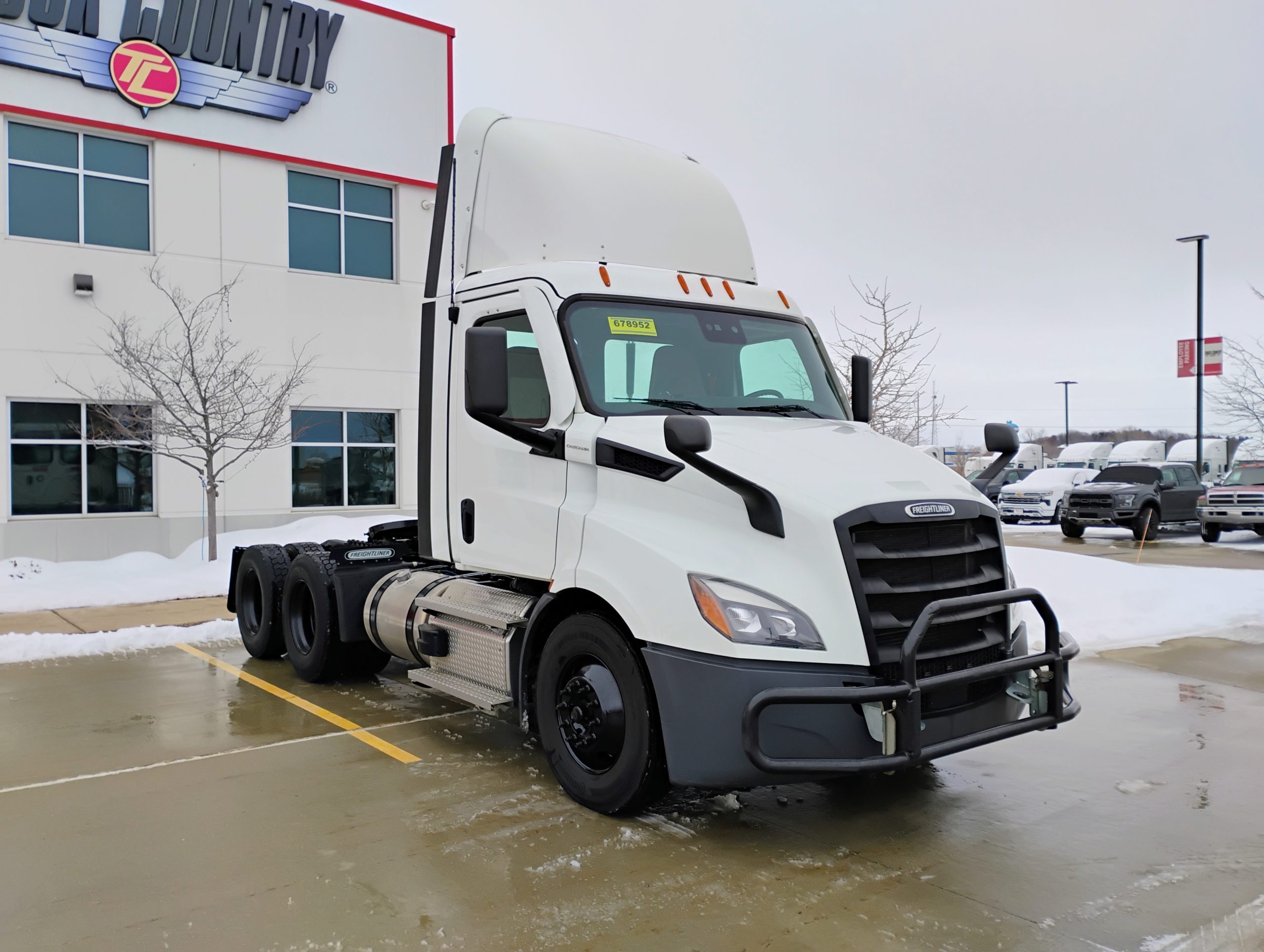 2021 Freightliner PE116 2021 Freightliner PE116 - image 5 of 6