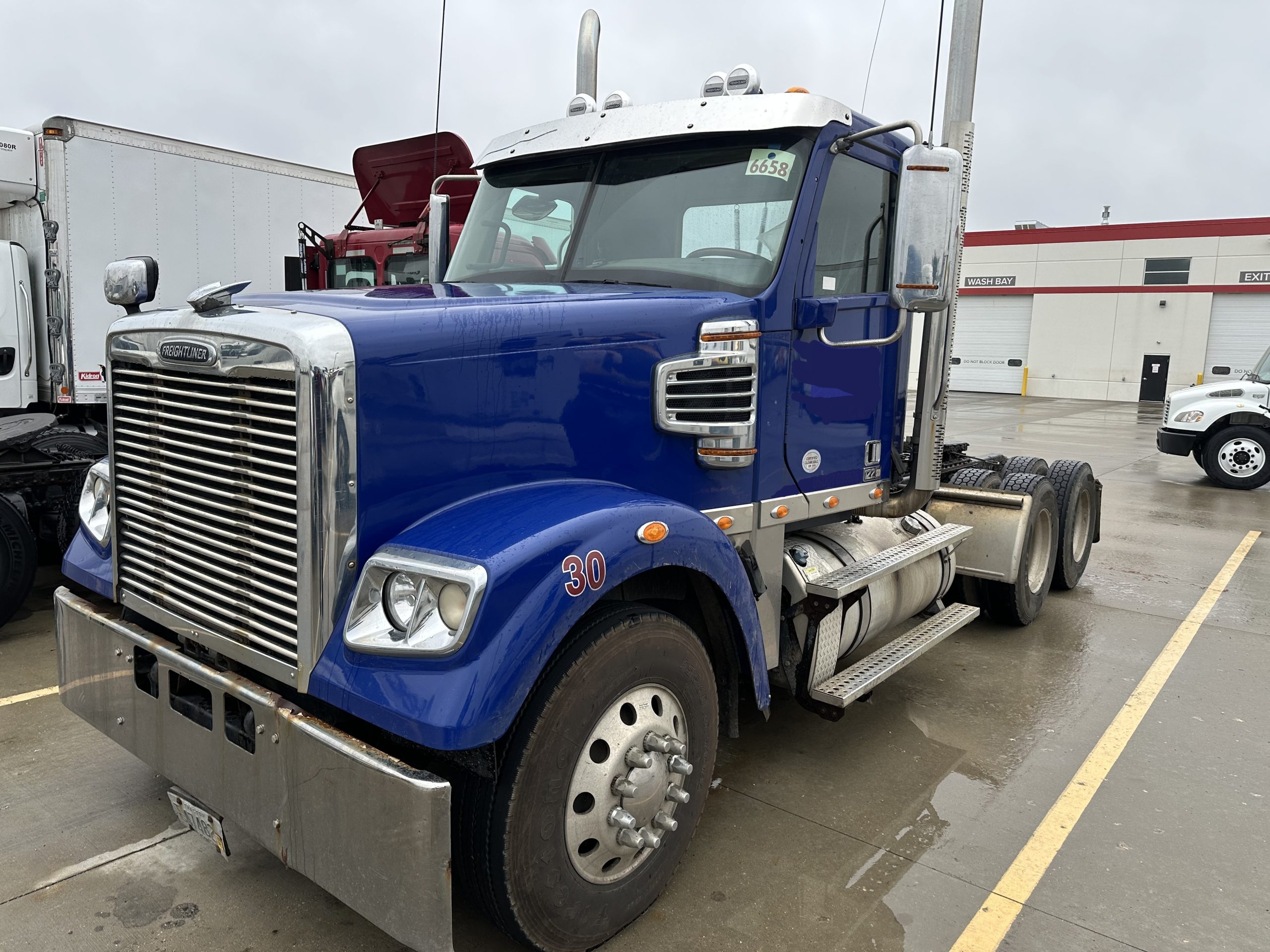 2019 Freightliner 122SD 2019 Freightliner 122SD - image 1 of 1
