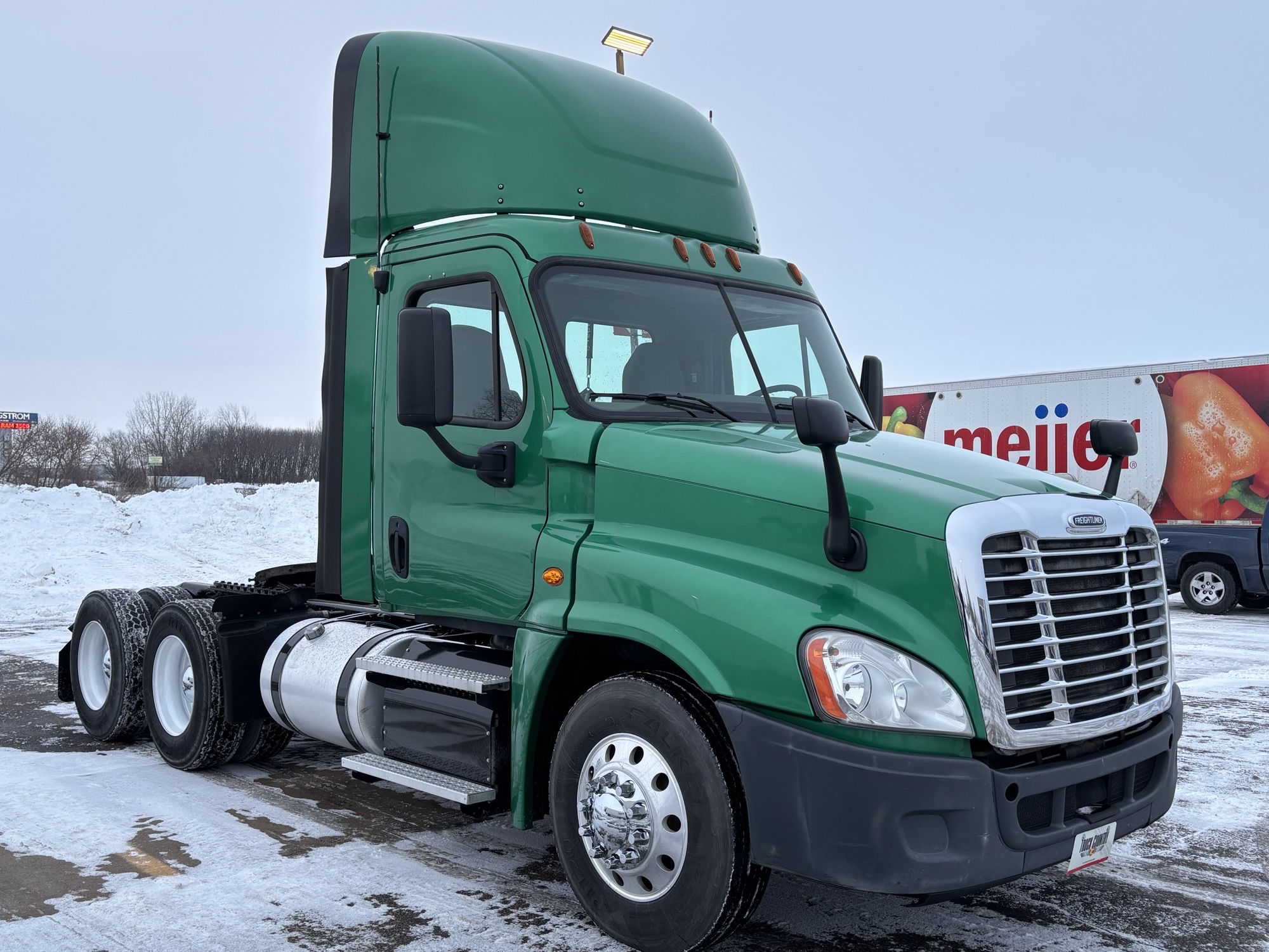 2017 Freightliner CA125 2017 Freightliner CA125 - image 3 of 6