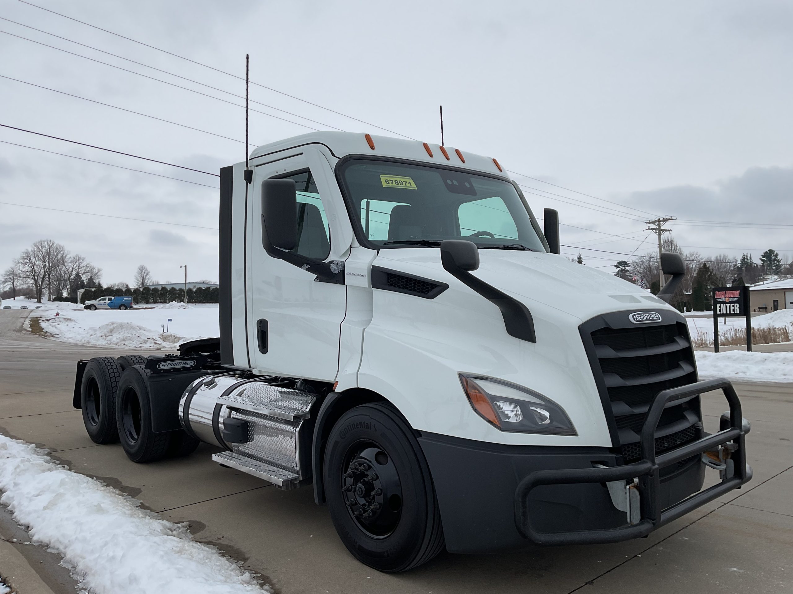 2021 Freightliner PE116 2021 Freightliner PE116 - image 3 of 6