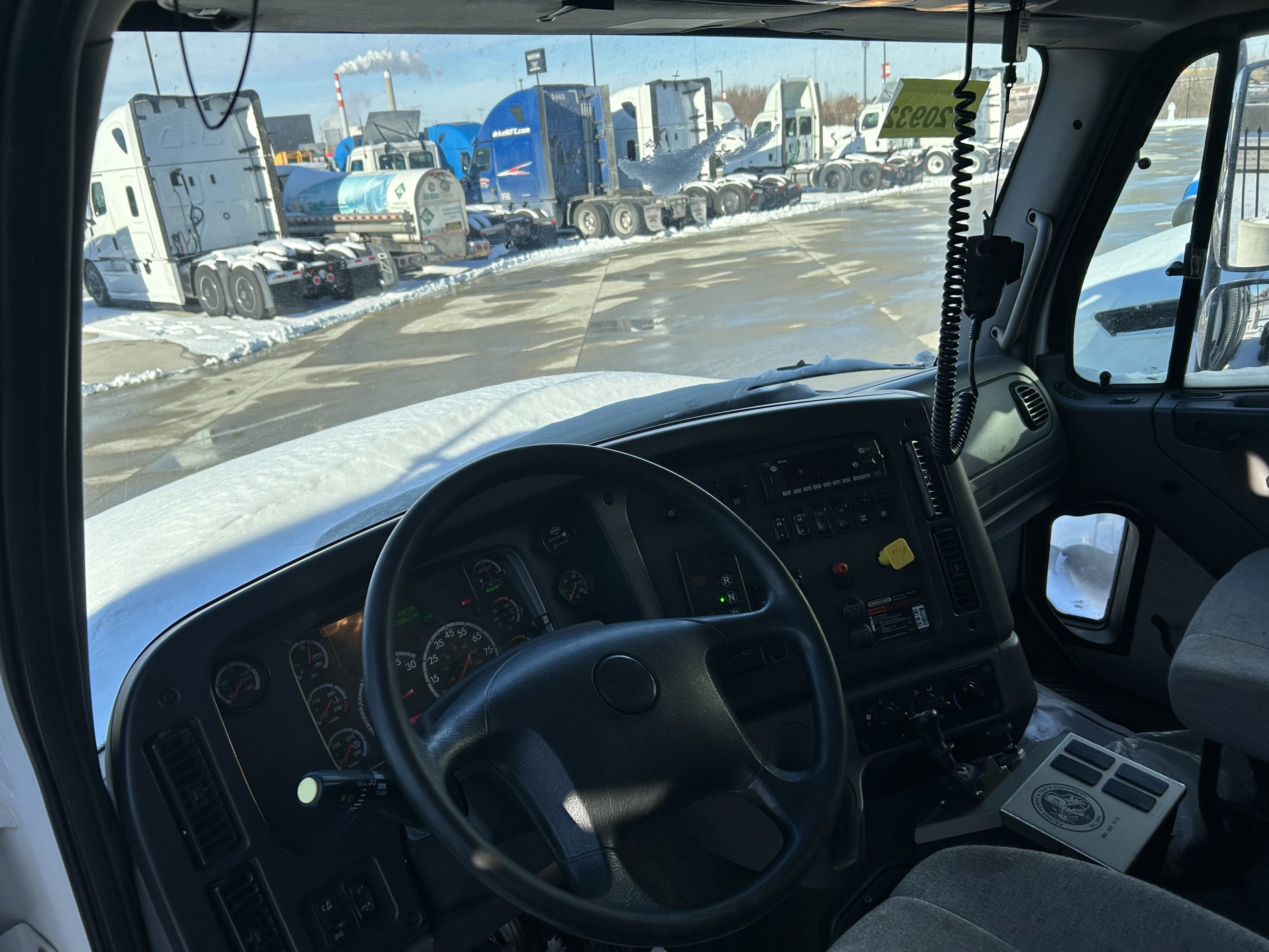 2022 Freightliner 114SD 2022 Freightliner 114SD - image 5 of 6