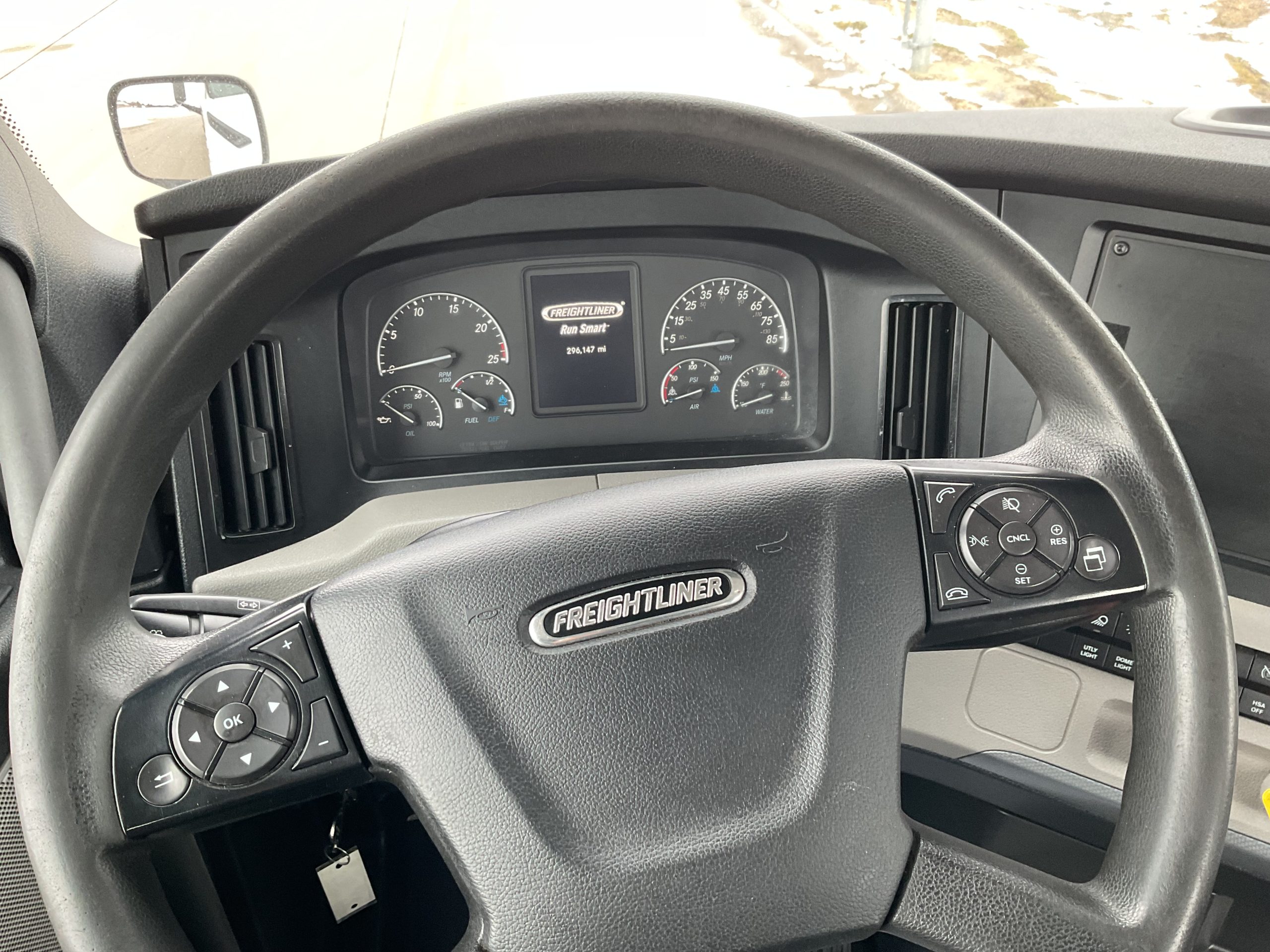 2021 Freightliner PE116 2021 Freightliner PE116 - image 5 of 6