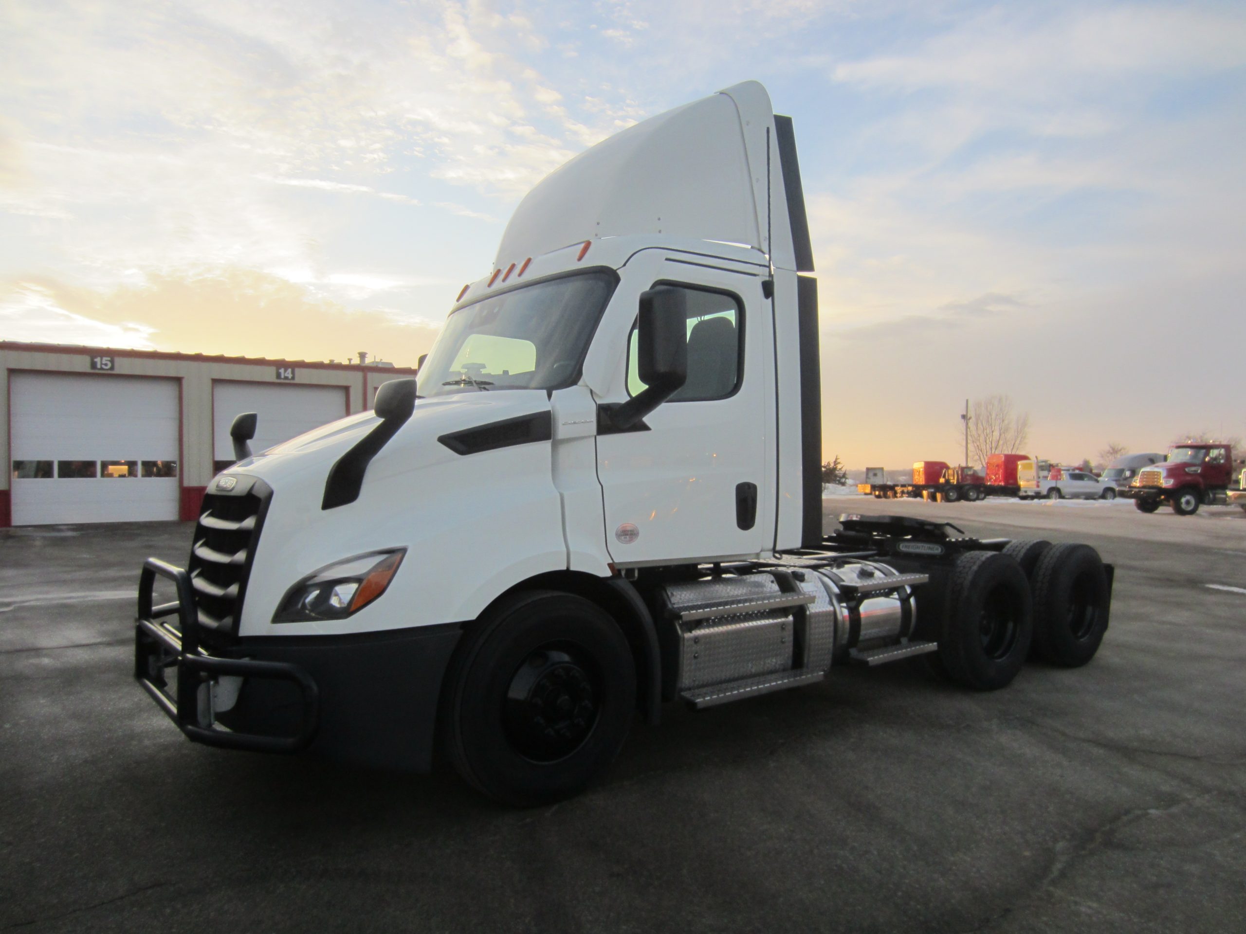 2021 Freightliner PE116DC 2021 Freightliner PE116DC - image 1 of 6
