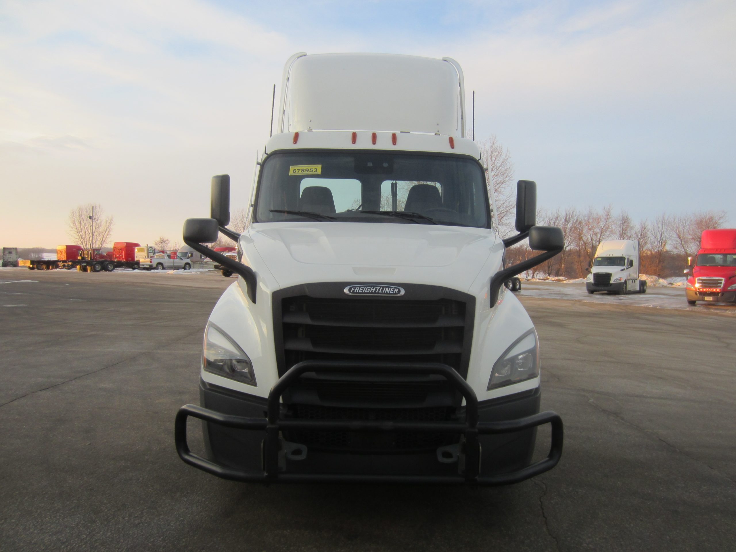 2021 Freightliner PE116DC 2021 Freightliner PE116DC - image 2 of 6