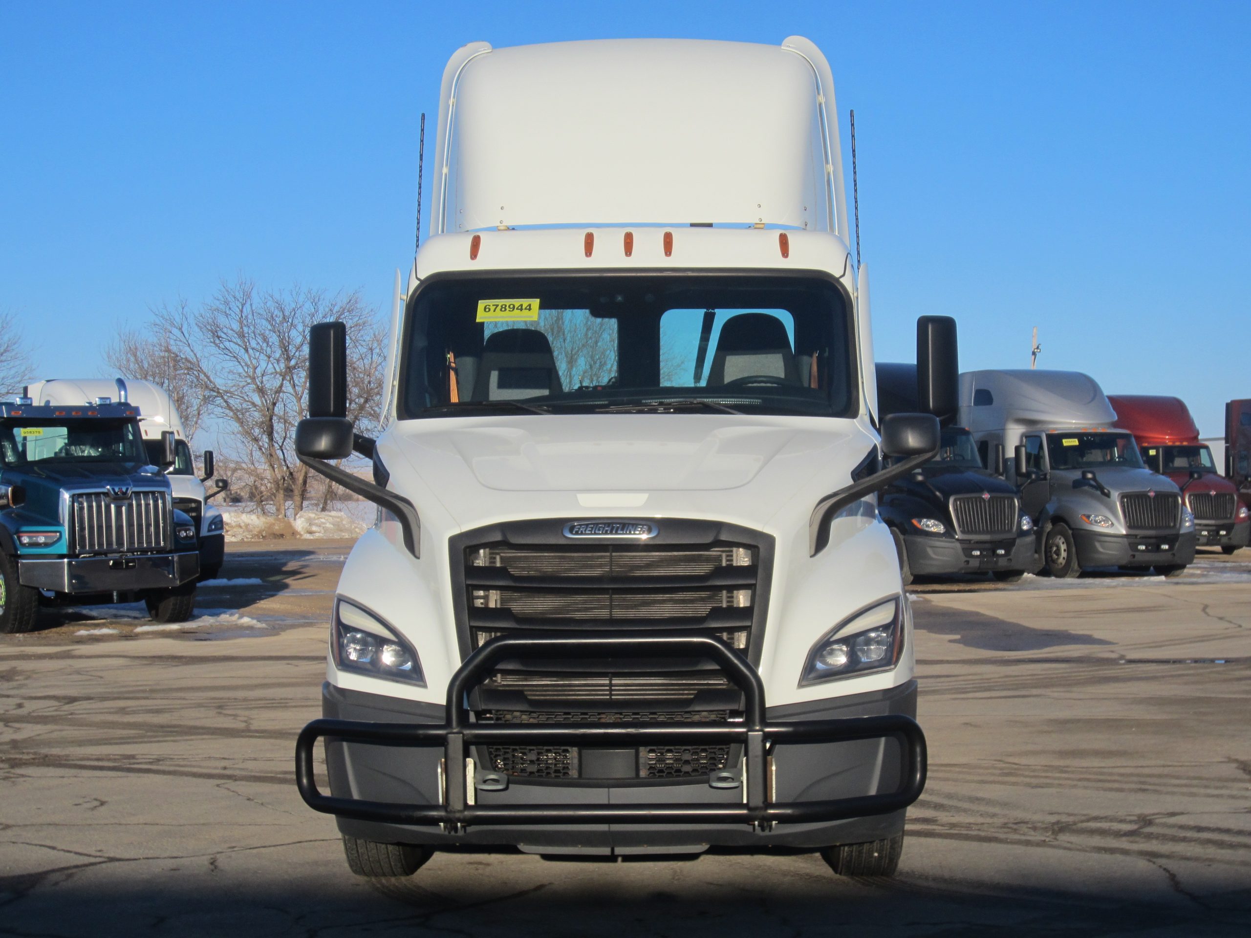 2021 Freightliner PE116DC 2021 Freightliner PE116DC - image 2 of 6