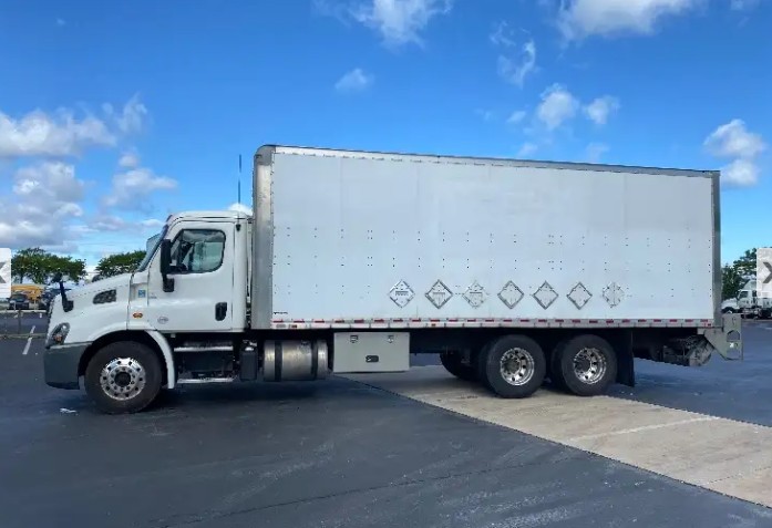 2019 Freightliner CA113DC 2019 Freightliner CA113DC - image 2 of 2