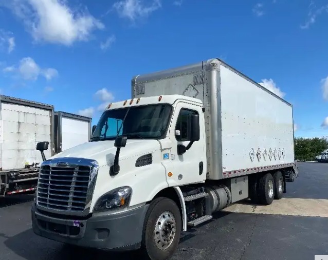 2019 Freightliner CA113DC 2019 Freightliner CA113DC - image 1 of 2