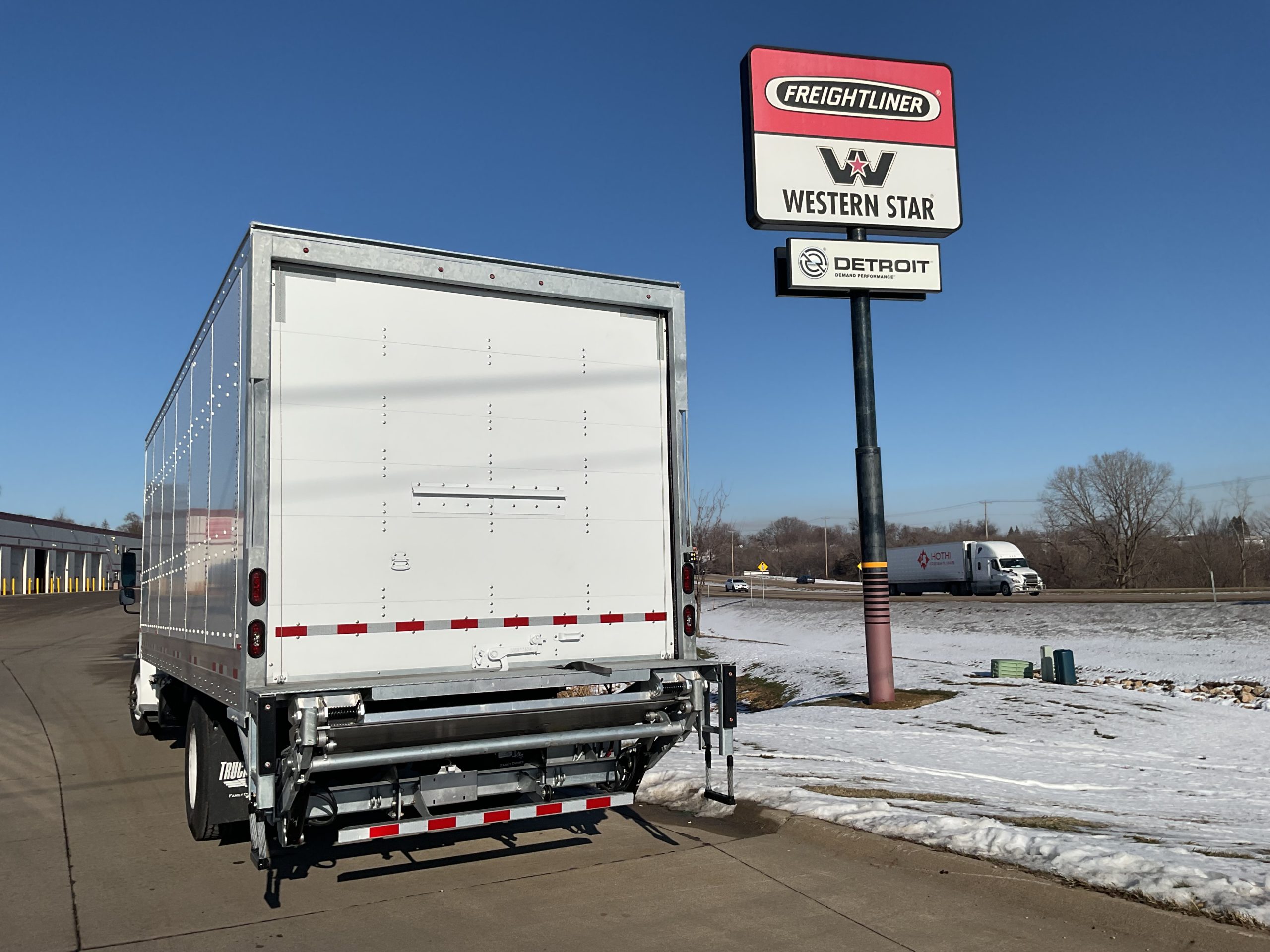 2026 Freightliner M2106 2026 Freightliner M2106 - image 2 of 4