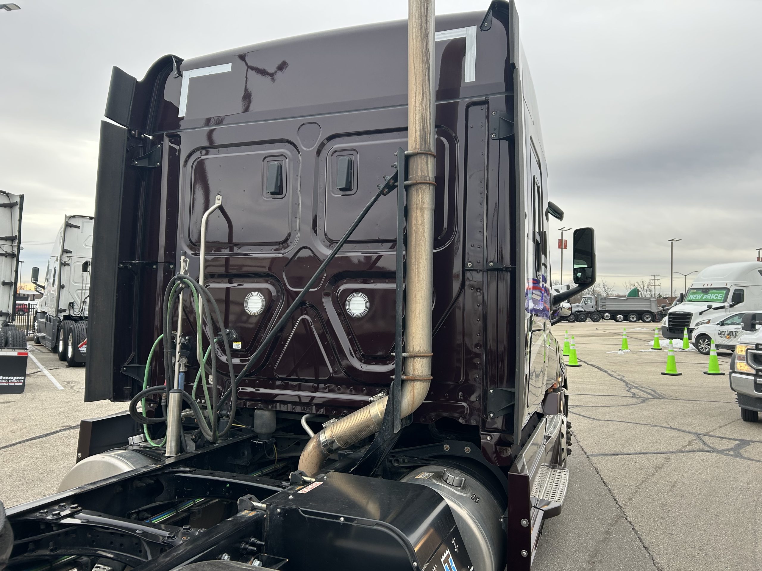 2025 Freightliner PT126SLP 2025 Freightliner PT126SLP - image 5 of 6