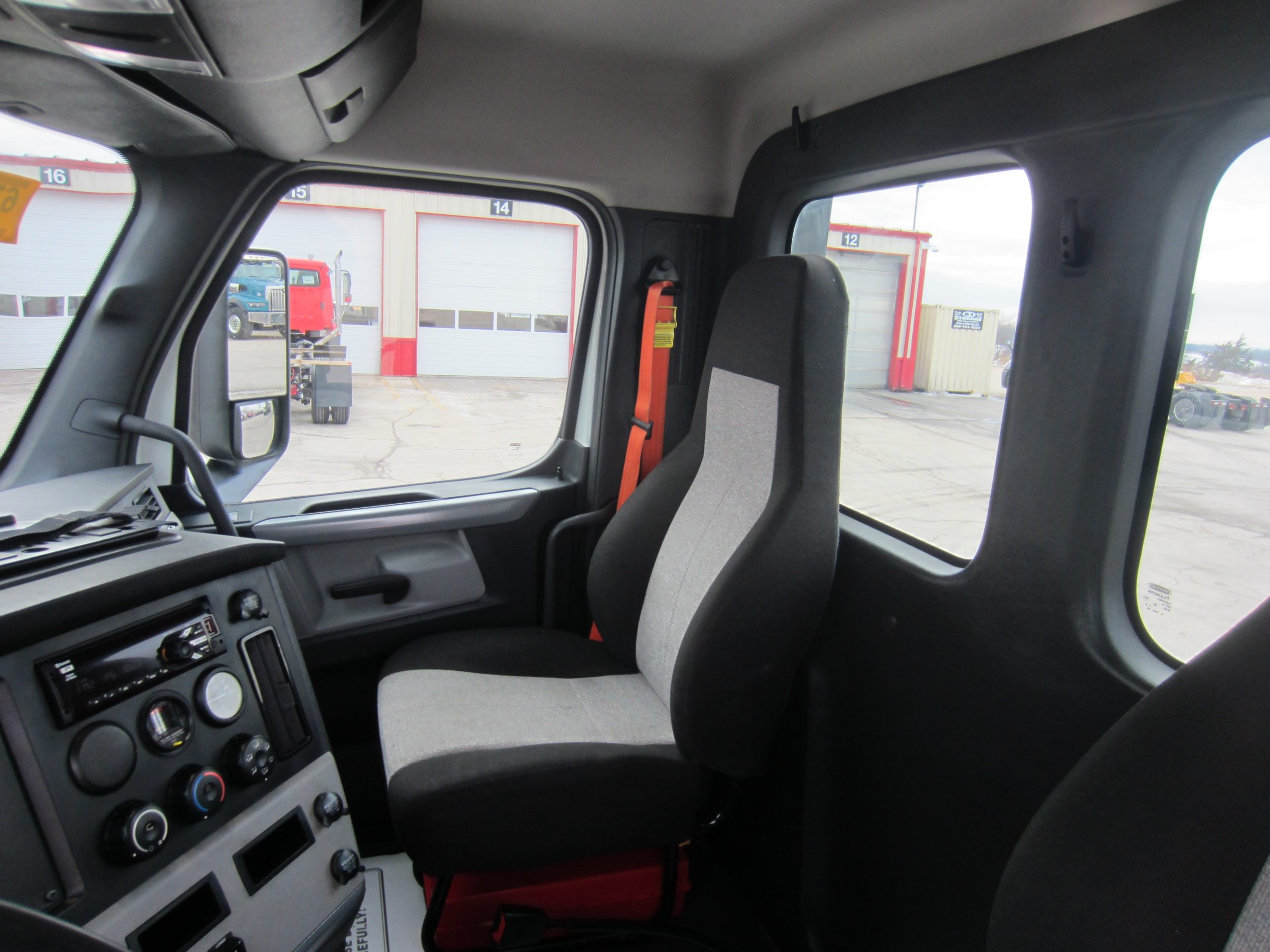 2021 Freightliner PE116DC 2021 Freightliner PE116DC - image 6 of 6