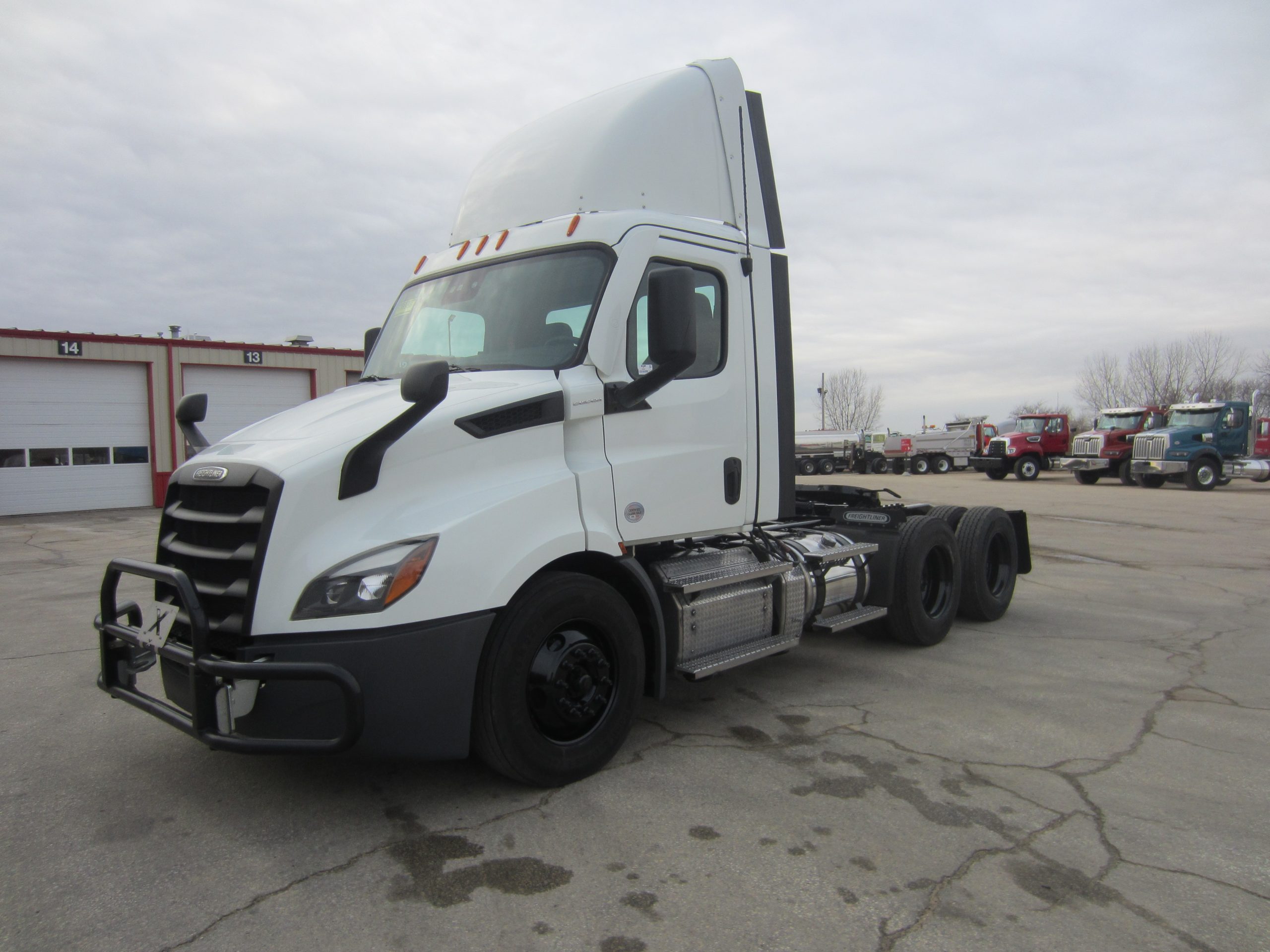 2021 Freightliner PE116DC 2021 Freightliner PE116DC - image 1 of 6