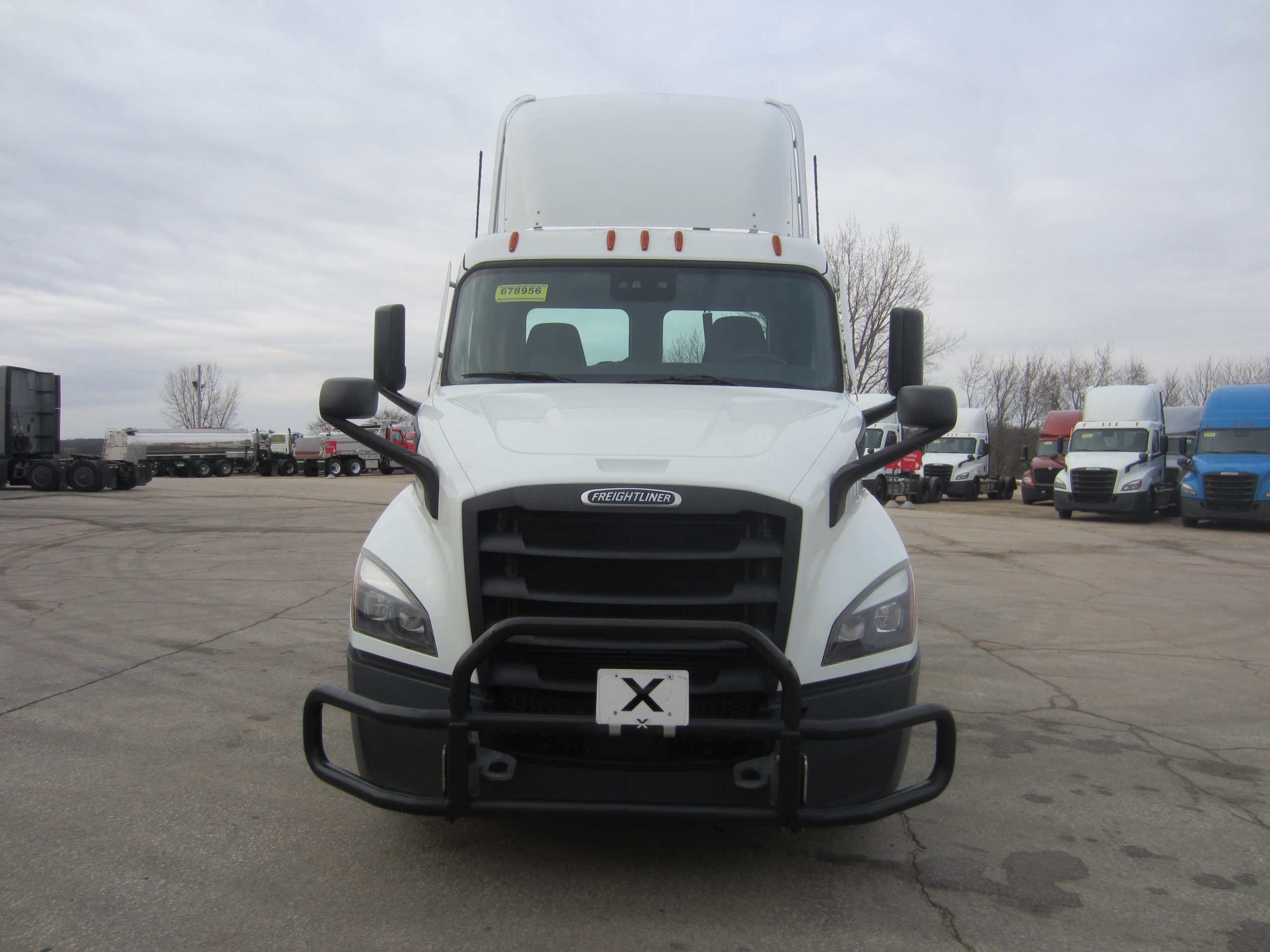 2021 Freightliner PE116DC 2021 Freightliner PE116DC - image 2 of 6
