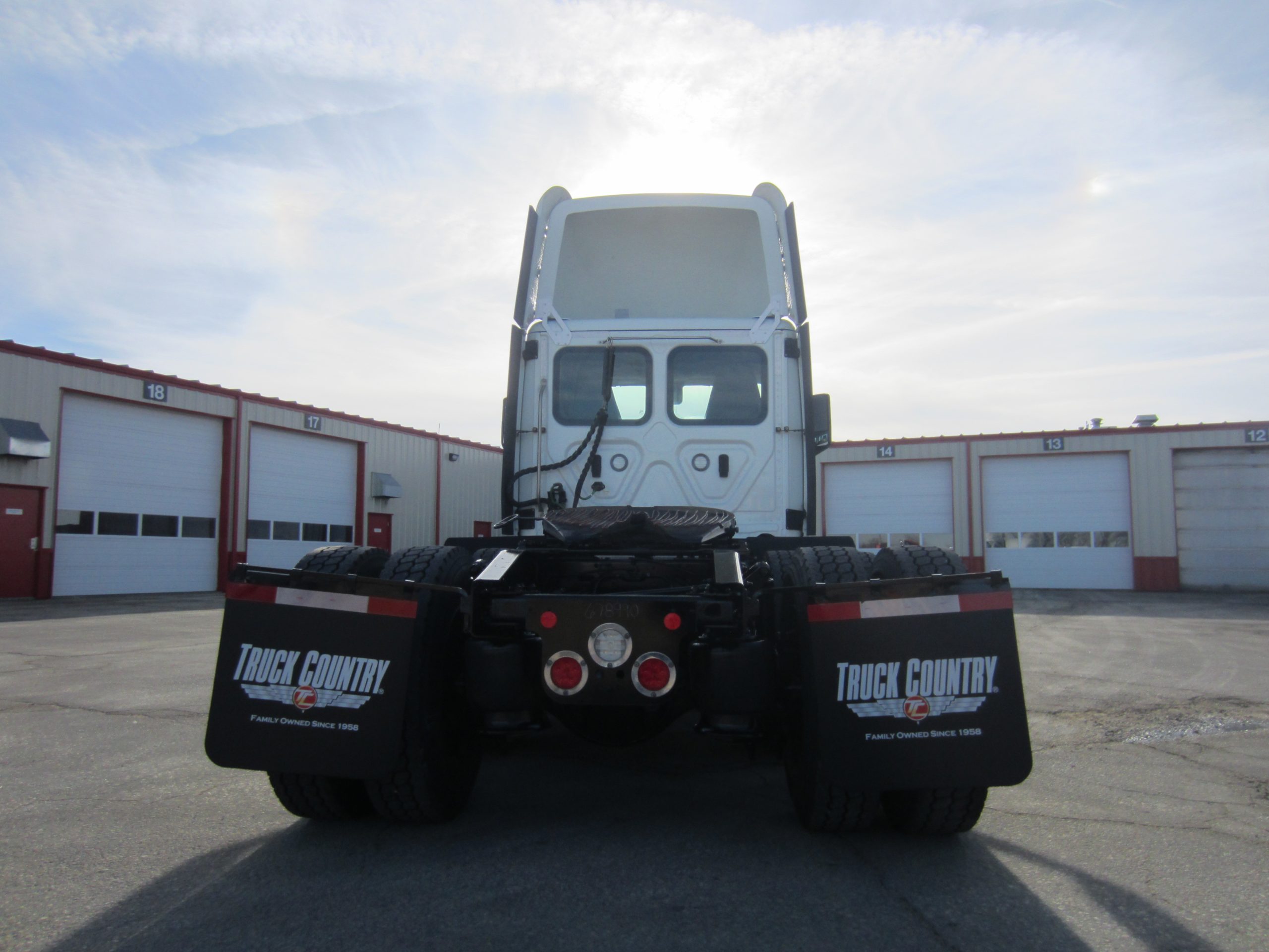 2021 Freightliner PE116DC 2021 Freightliner PE116DC - image 4 of 6