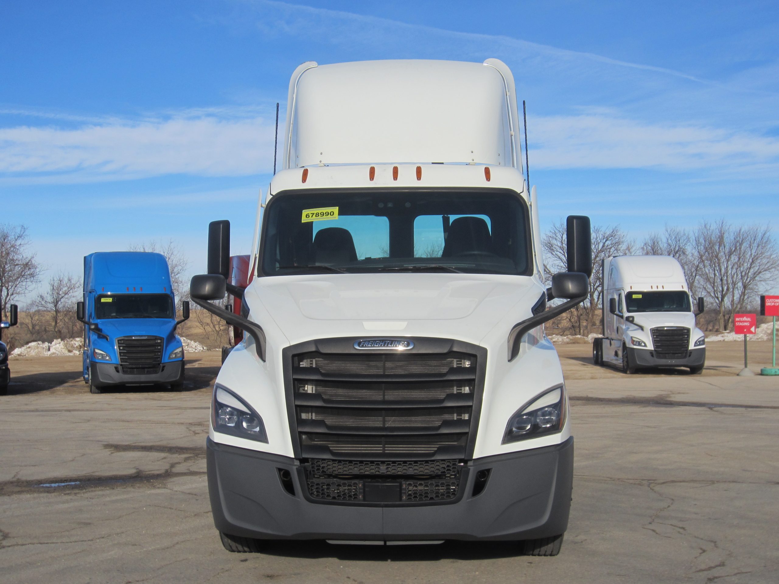 2021 Freightliner PE116DC 2021 Freightliner PE116DC - image 2 of 6
