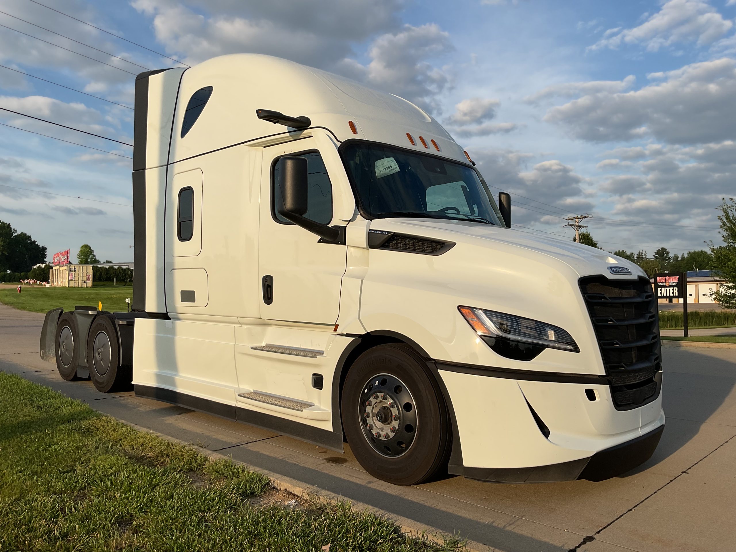 2026 Freightliner PJ126SLP 2026 Freightliner PJ126SLP - image 2 of 3