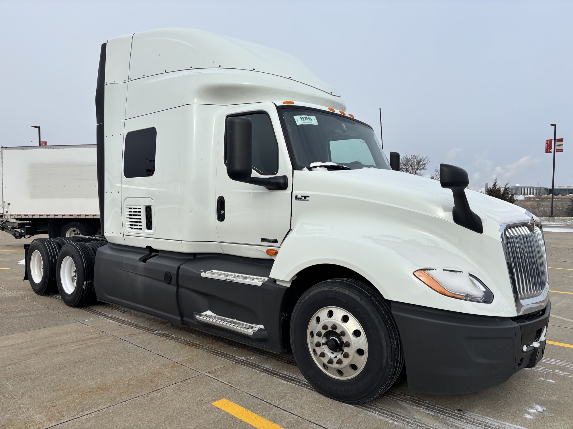 2022 International LT625 2022 International LT625 - image 3 of 6