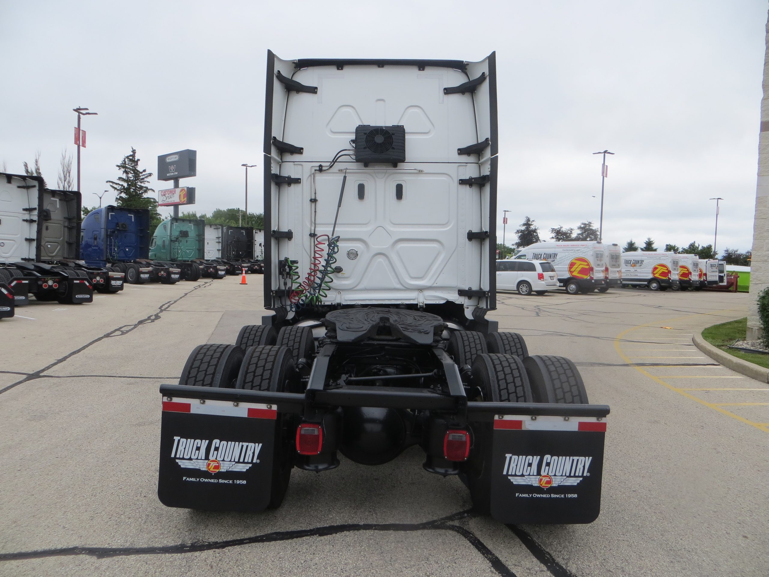 2022 Freightliner PT126 2022 Freightliner PT126 - image 4 of 6