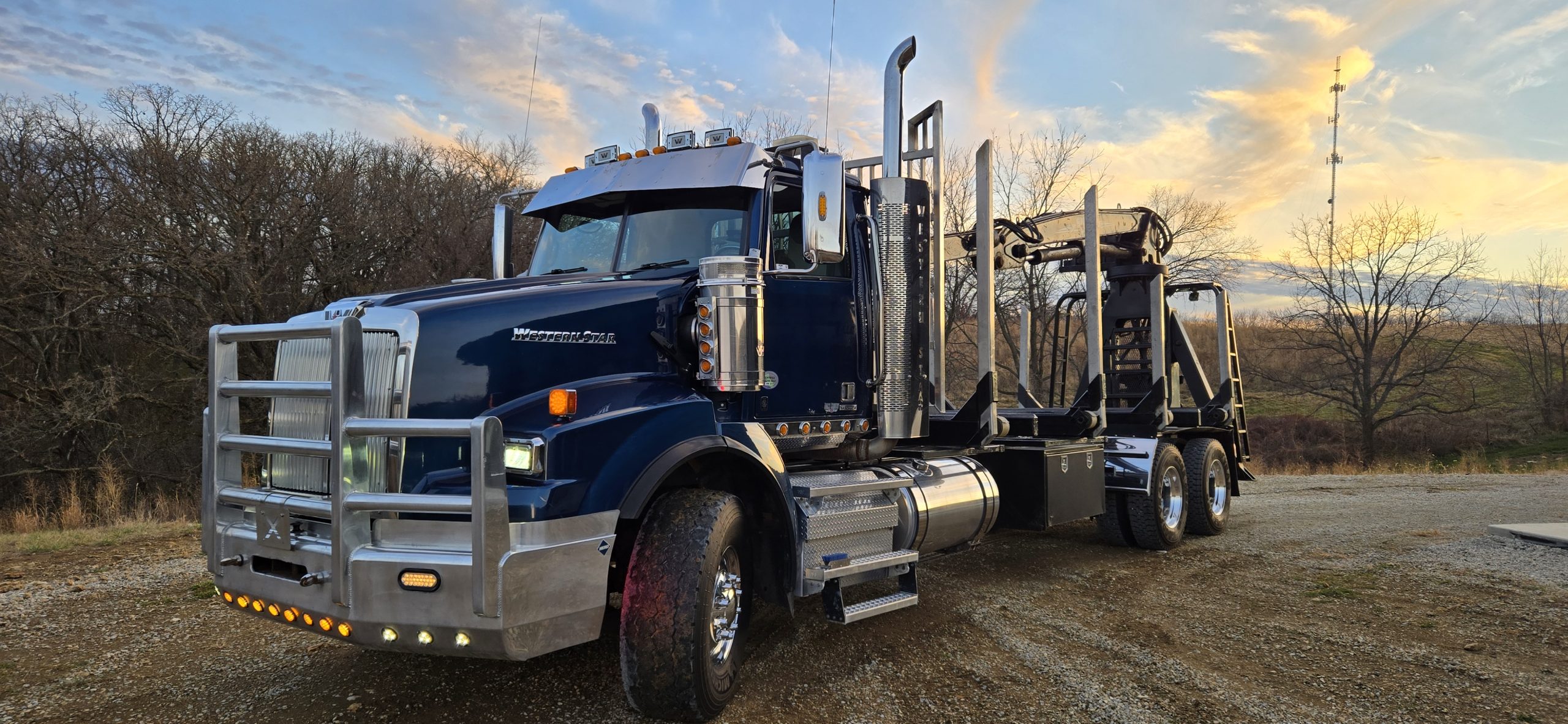 2018 Western Star 4900SA 2018 Western Star 4900SA - image 1 of 6