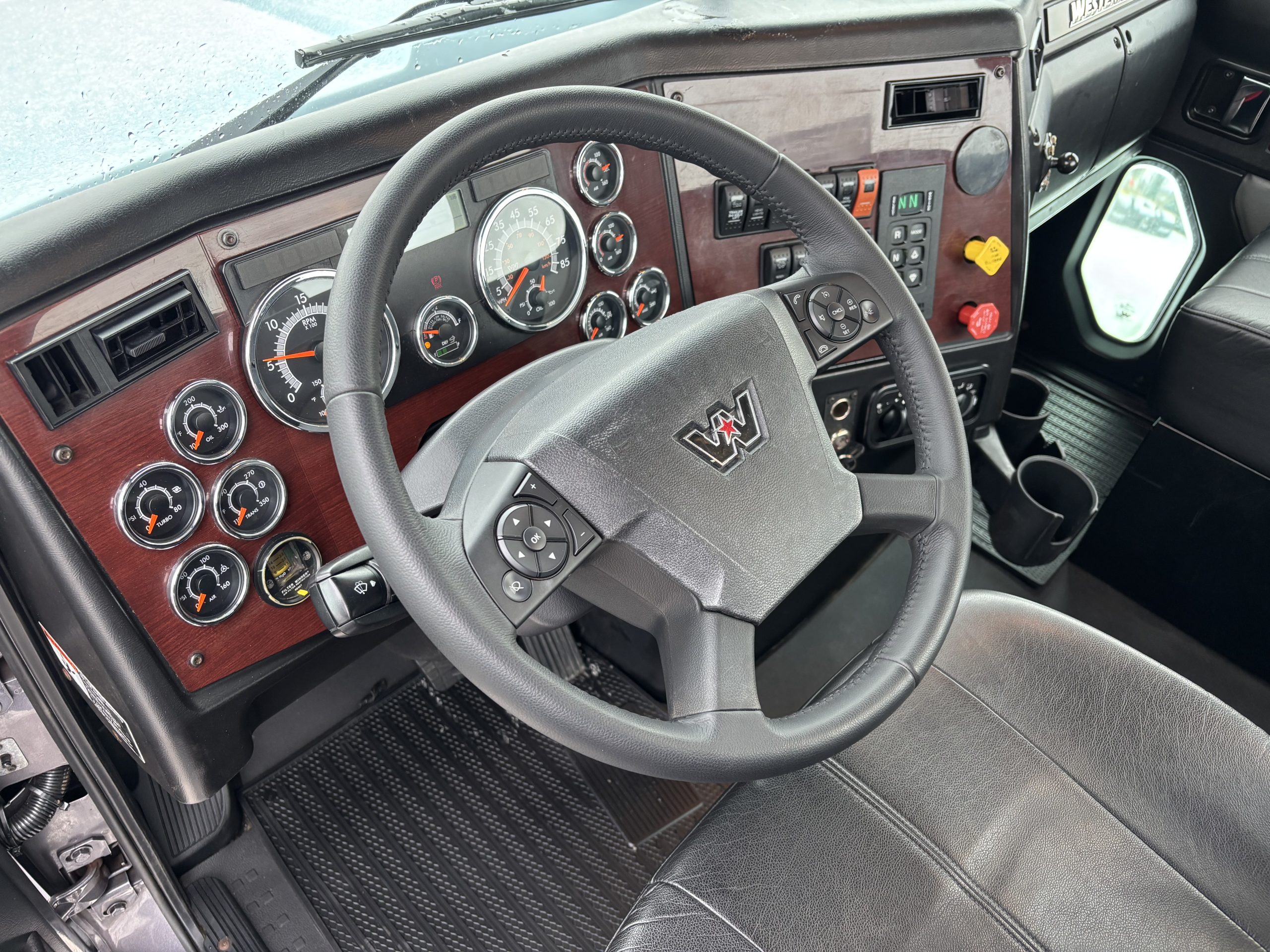 2021 Western Star 4700SB 2021 Western Star 4700SB - image 4 of 6