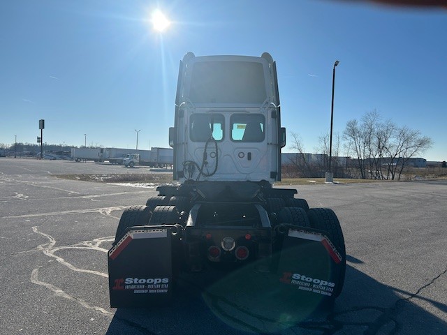 2021 Freightliner PE116DC 2021 Freightliner PE116DC - image 4 of 6