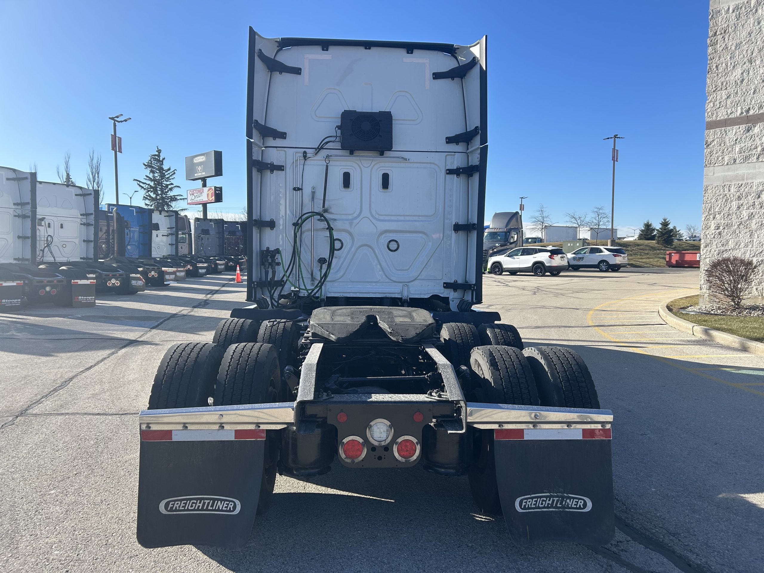 2022 Freightliner PT126 2022 Freightliner PT126 - image 4 of 6