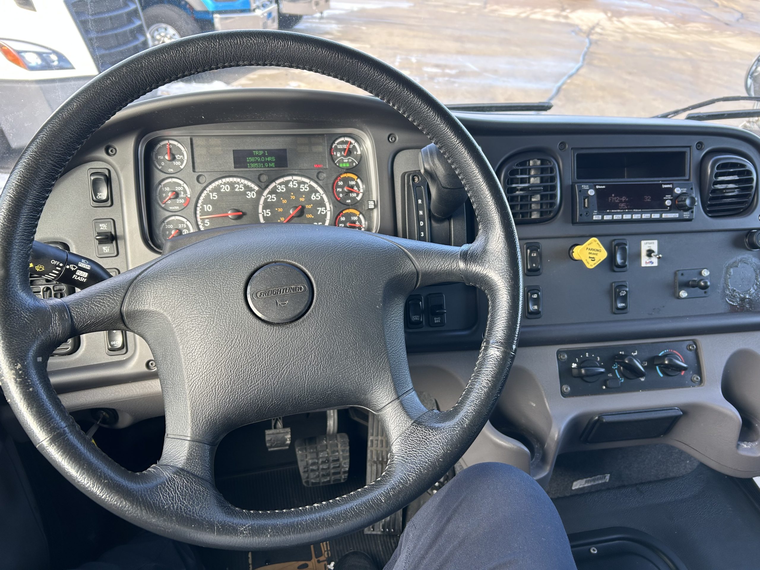 2023 Freightliner M2 106 2023 Freightliner M2 106 - image 6 of 6