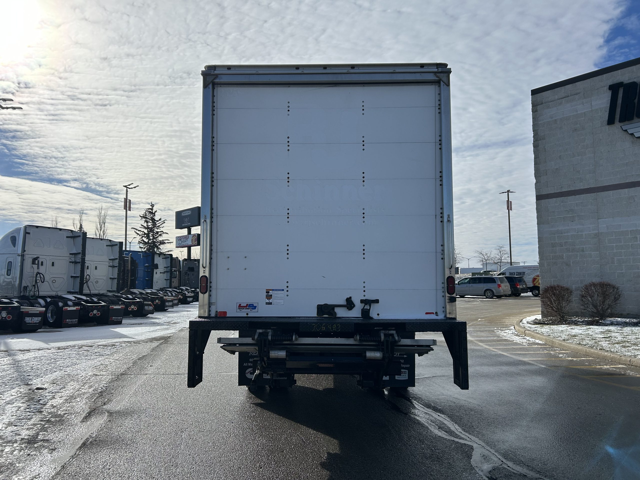 2023 Freightliner M2 106 2023 Freightliner M2 106 - image 4 of 6