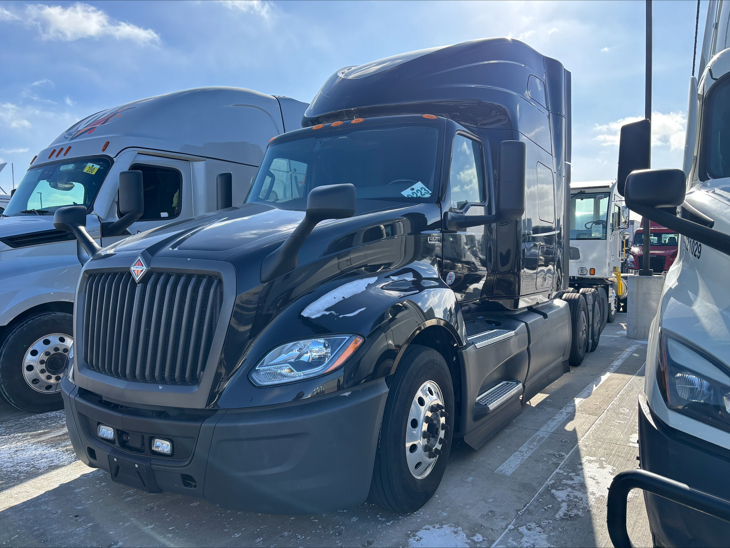 2022 International LT625 2022 International LT625 - image 1 of 6