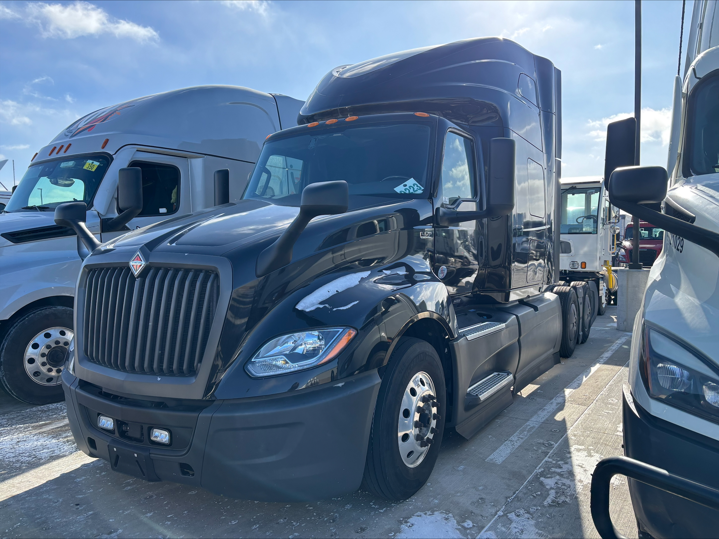 2022 International LT625 2022 International LT625 - image 3 of 6