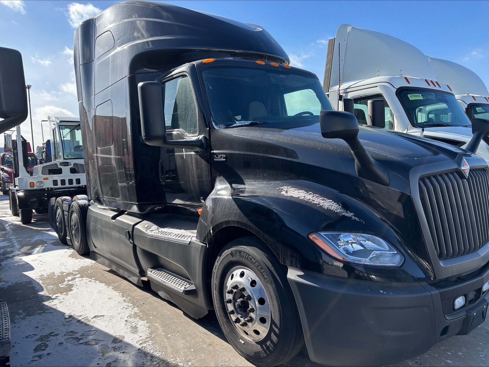 2022 International LT625 2022 International LT625 - image 4 of 6