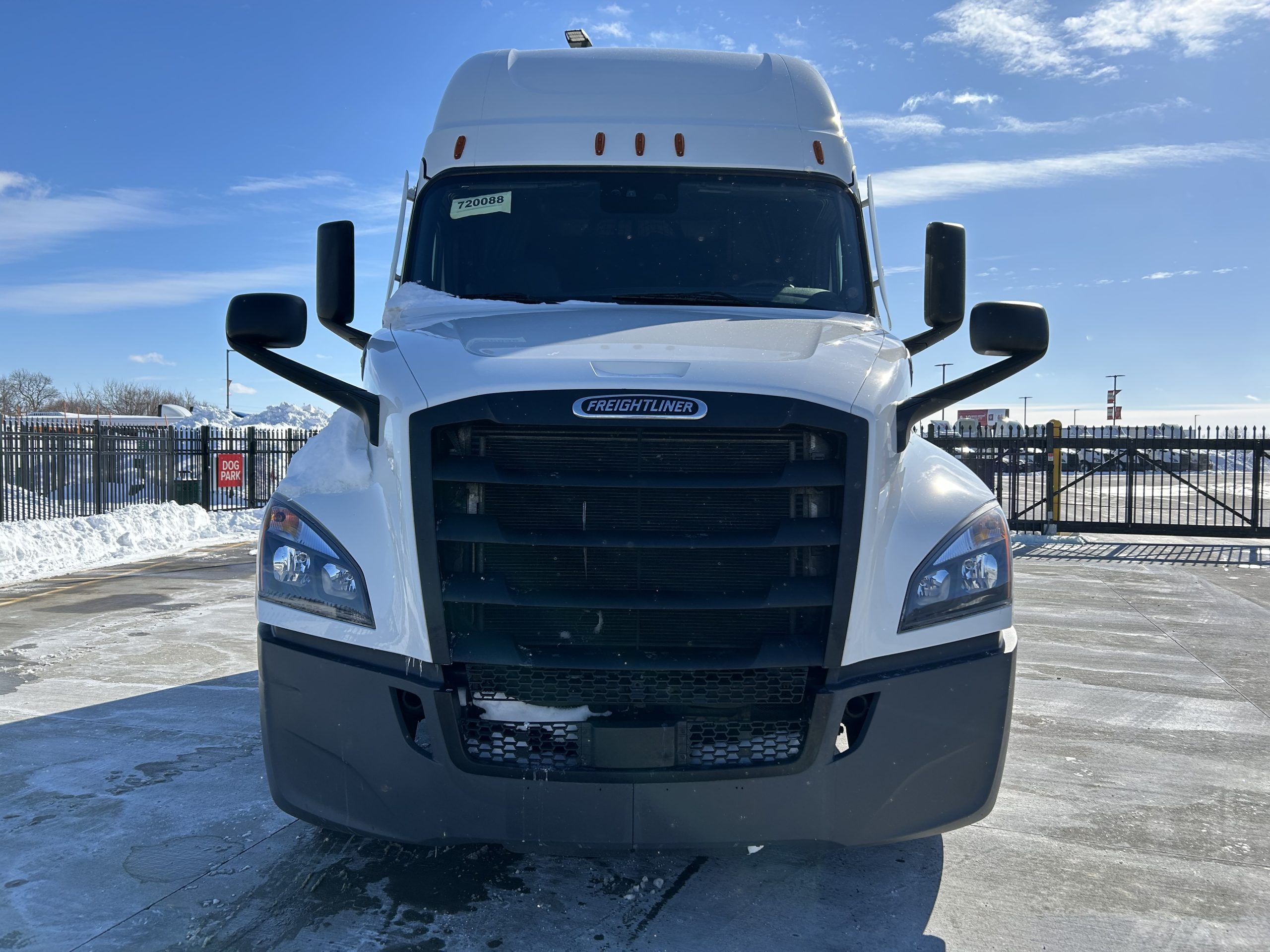 2023 Freightliner PT126SLP 2023 Freightliner PT126SLP - image 2 of 6