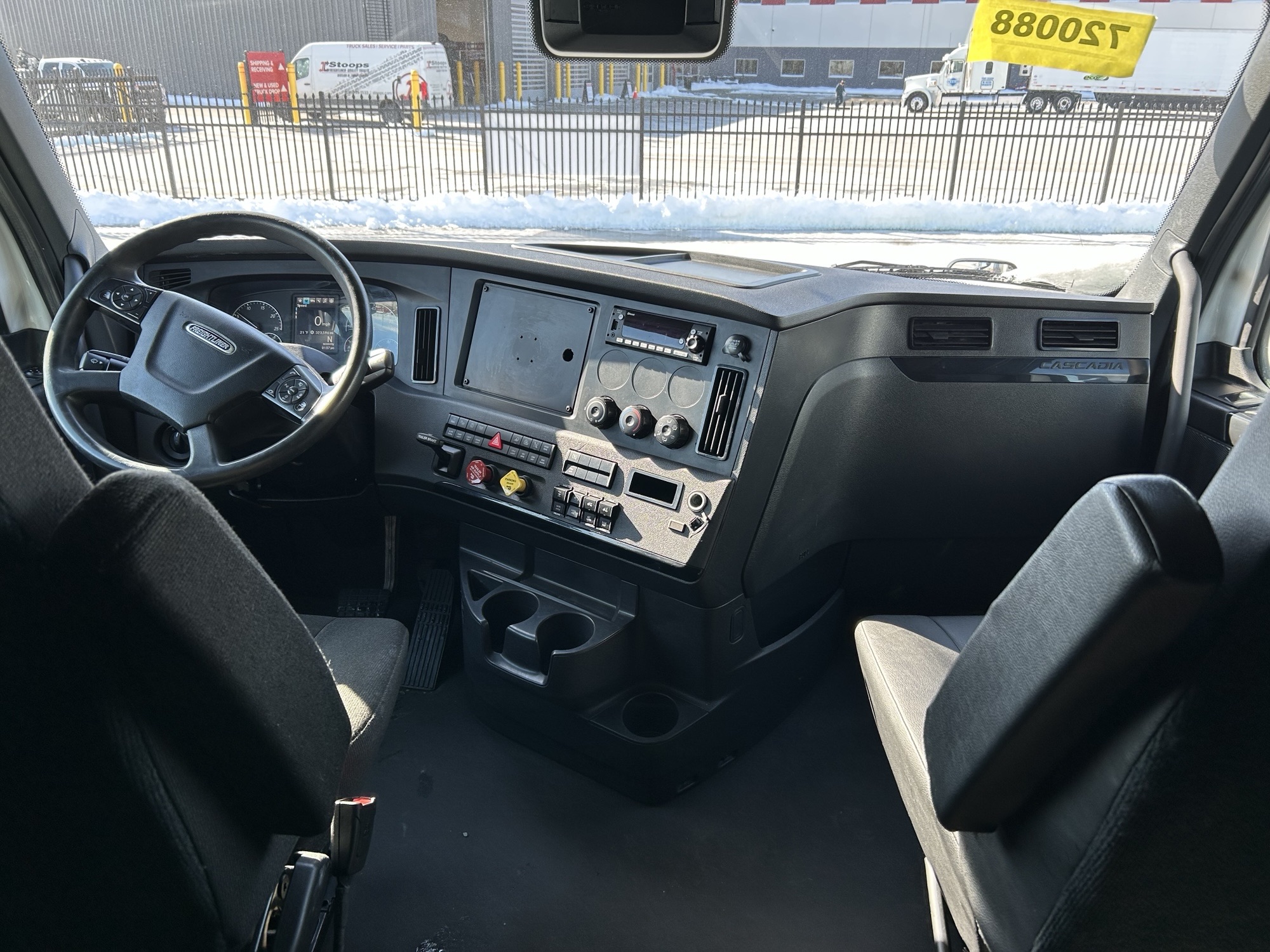 2023 Freightliner PT126SLP 2023 Freightliner PT126SLP - image 5 of 6