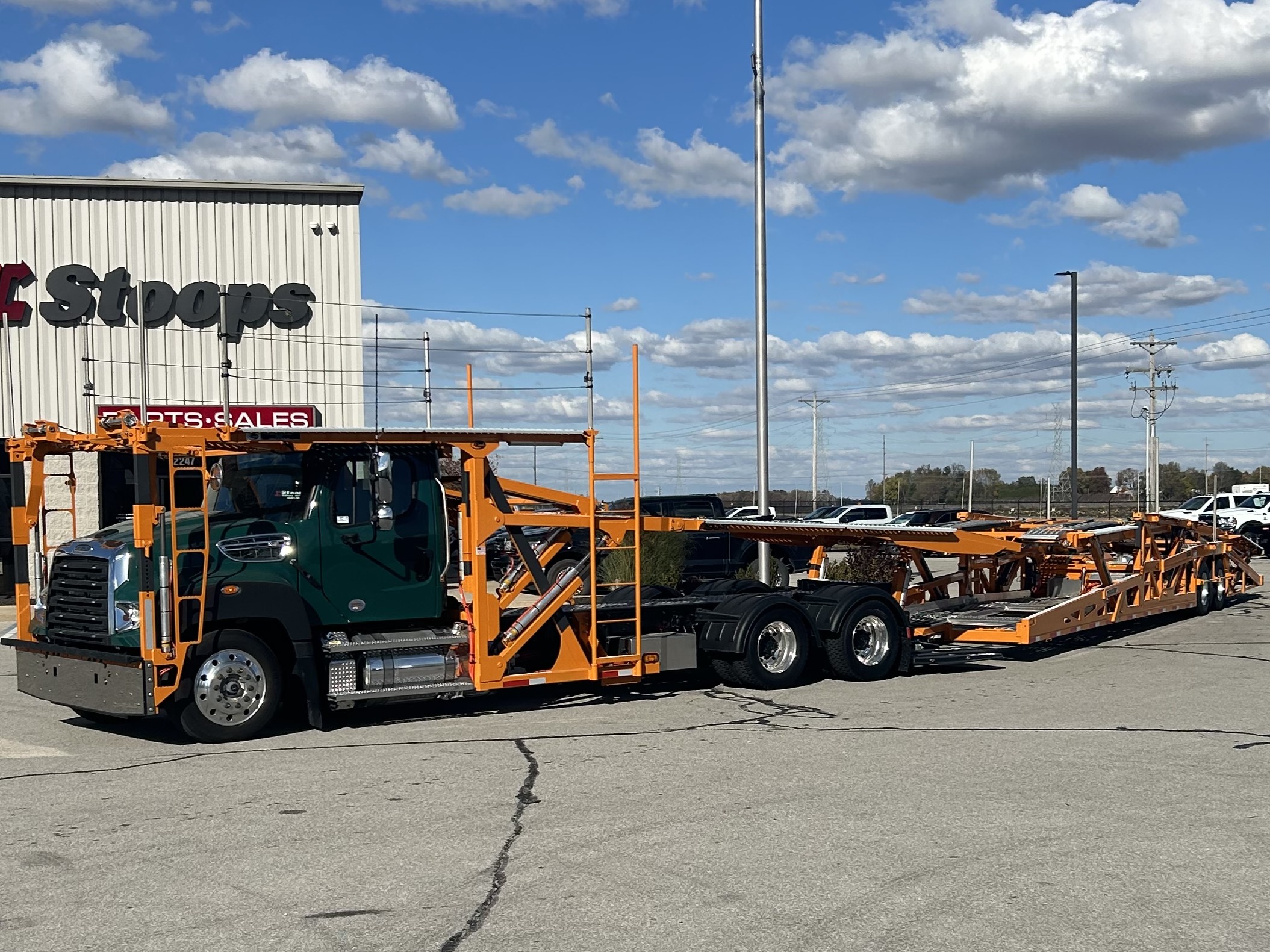 2024 Freightliner 114SD+ 2024 Freightliner 114SD+ - image 2 of 6