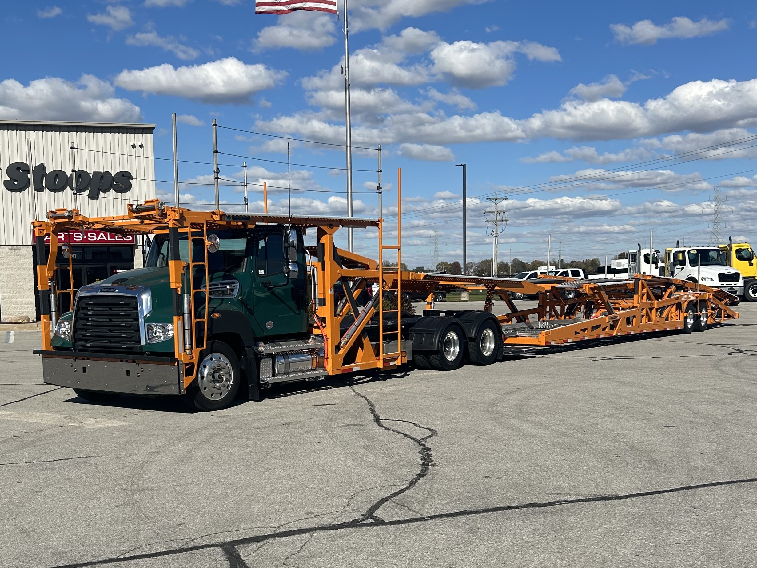 2024 Freightliner 114SD+ 2024 Freightliner 114SD+ - image 4 of 6